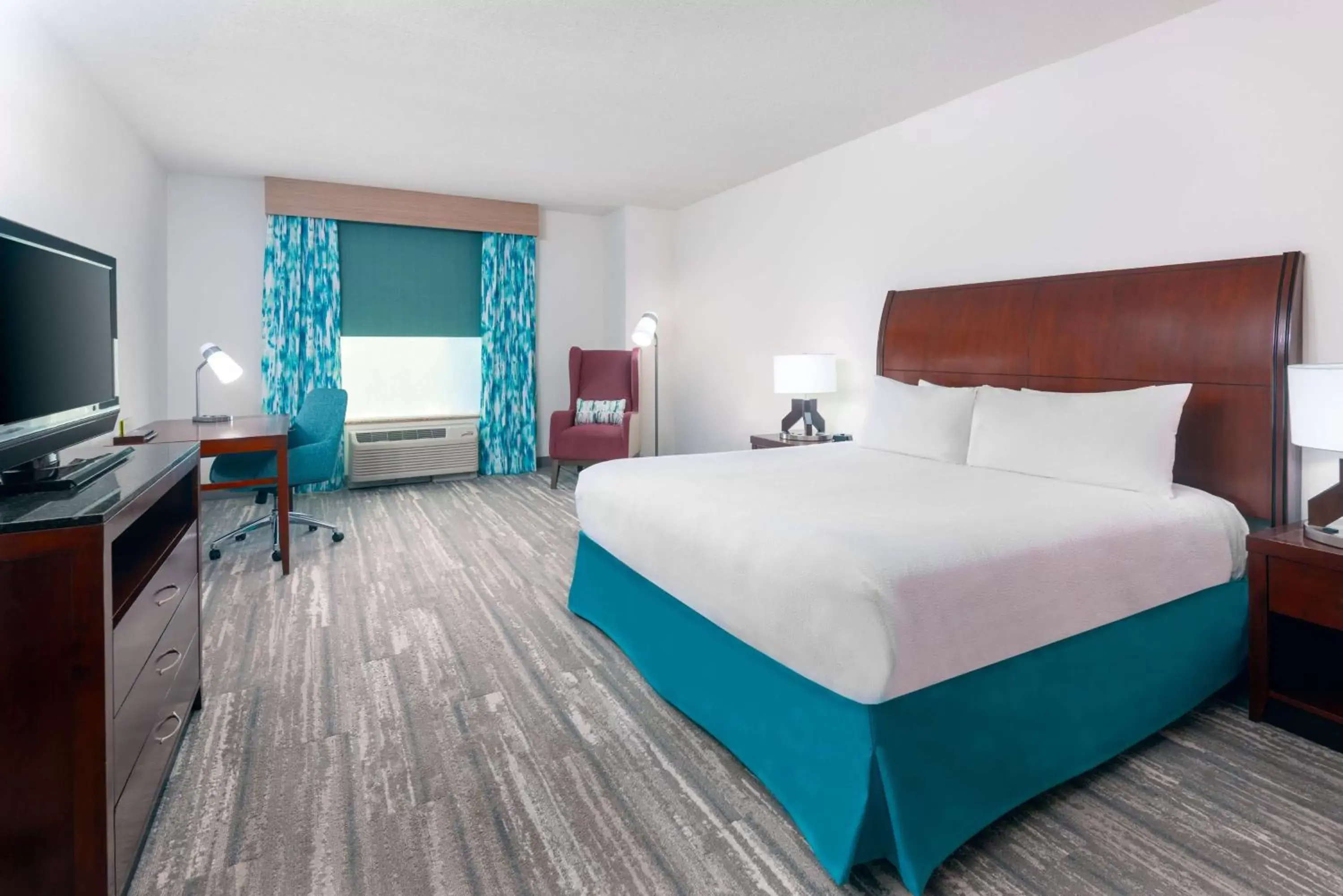 Bed in Hilton Garden Inn Tampa Riverview Brandon