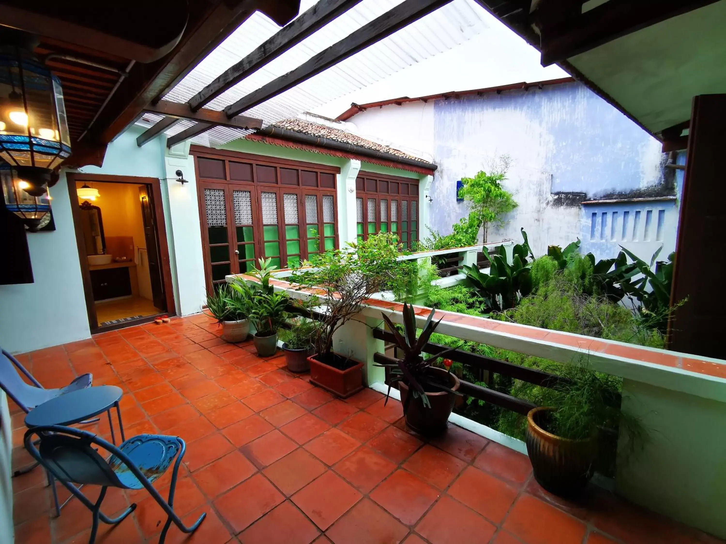 Balcony/Terrace in East Indies Mansion