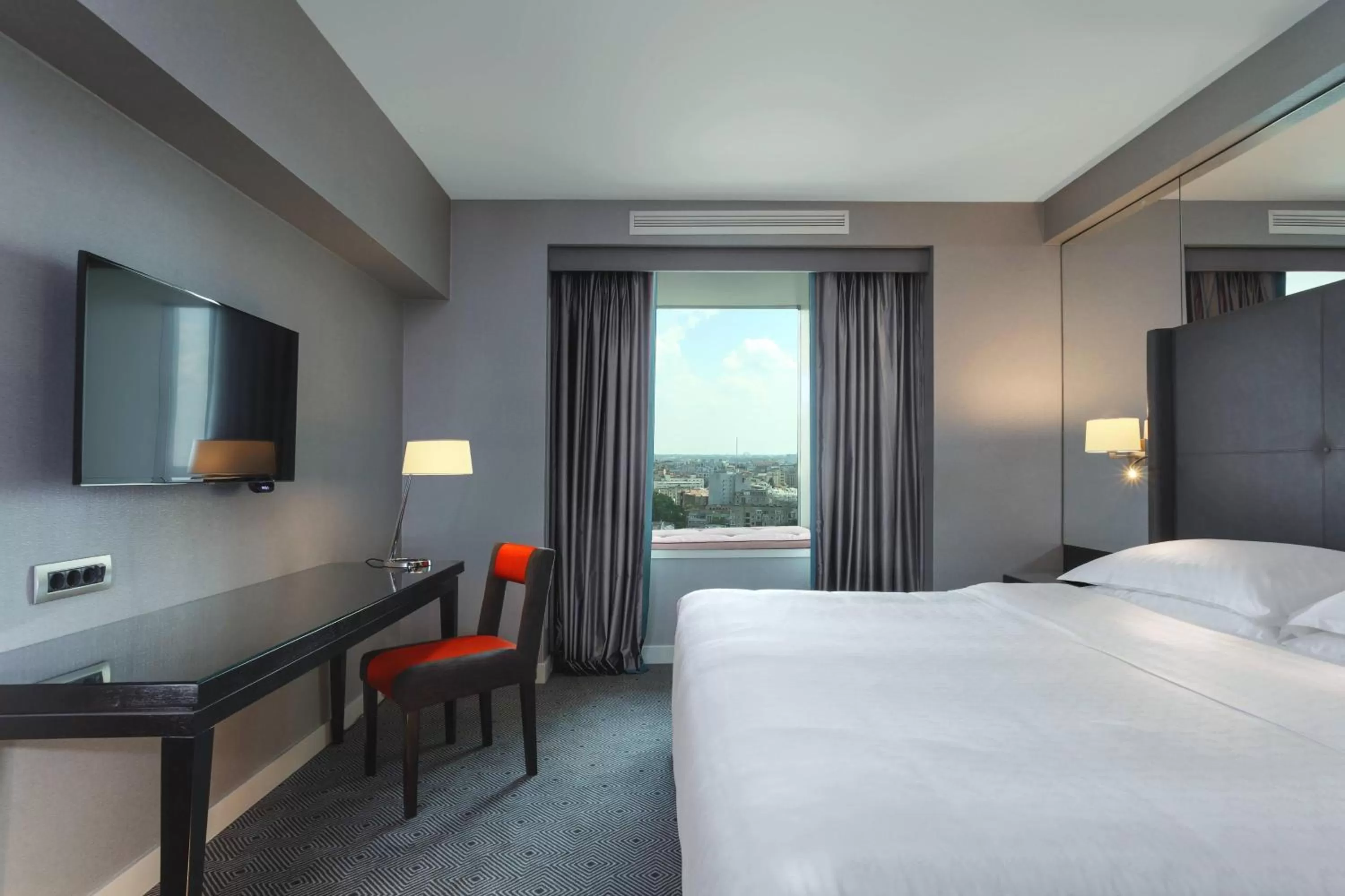 Photo of the whole room, Bed in Sheraton Bucharest Hotel