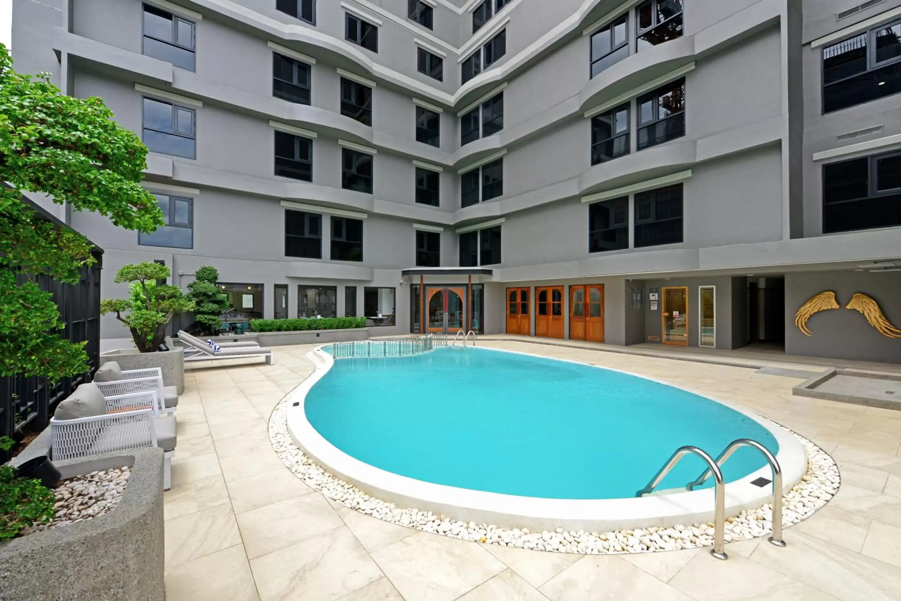 Swimming Pool in Oakwood Hotel & Residence Bangkok SHA Plus Certified