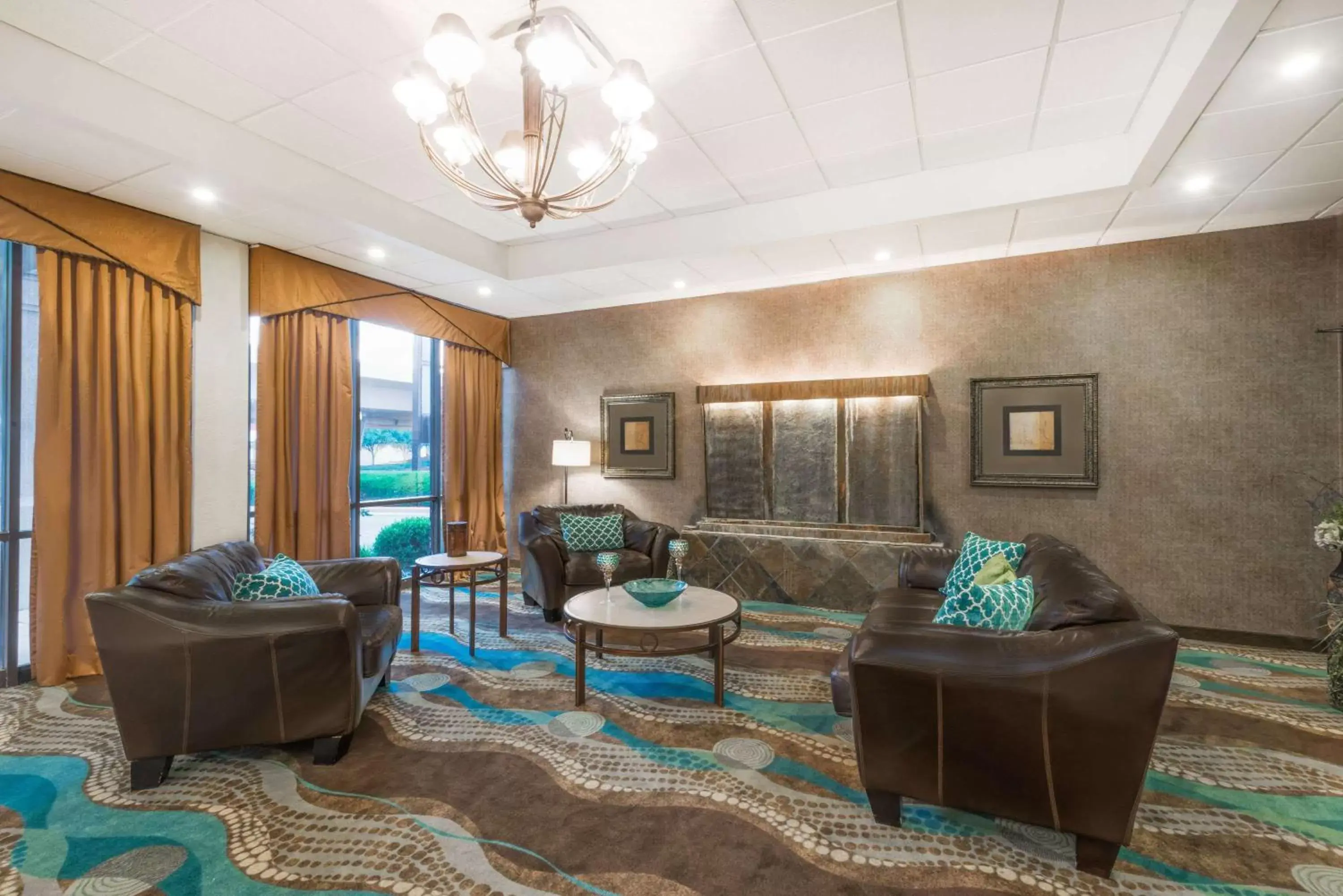 Lobby or reception, Seating Area in Wyndham Garden Wichita Downtown