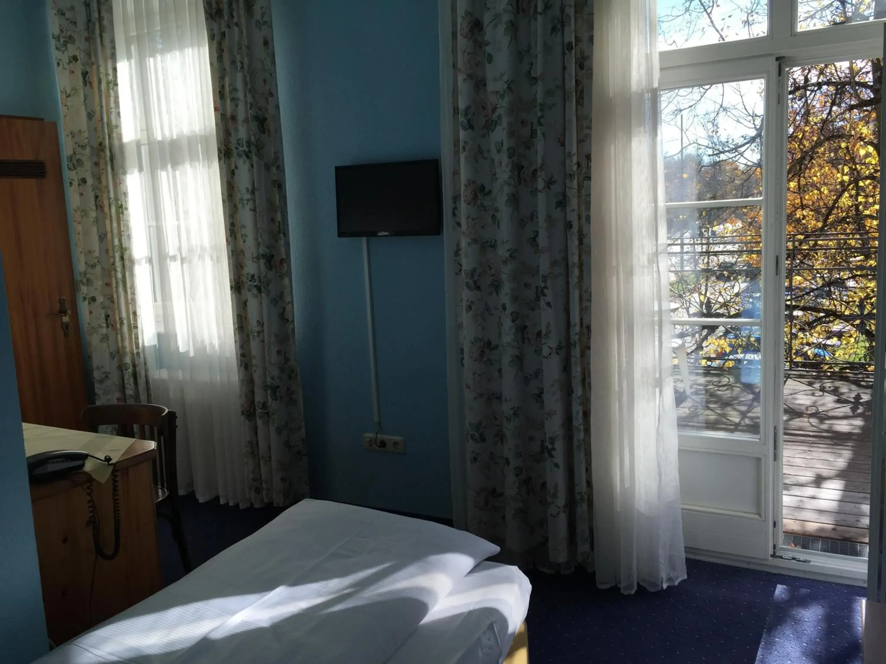 Bed in Hotel Galleria Munich
