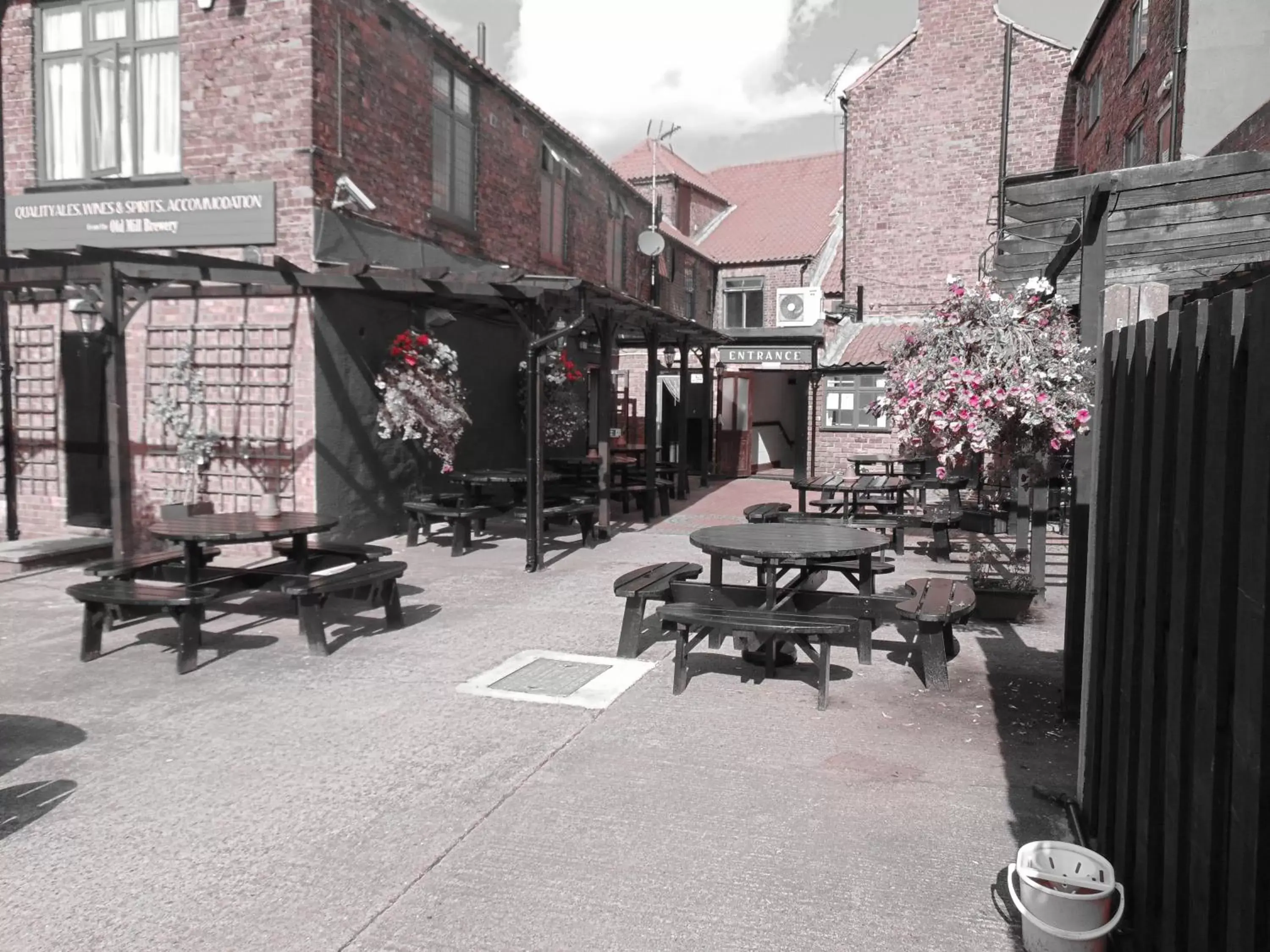 Patio, Restaurant/Places to Eat in The Lord Nelson