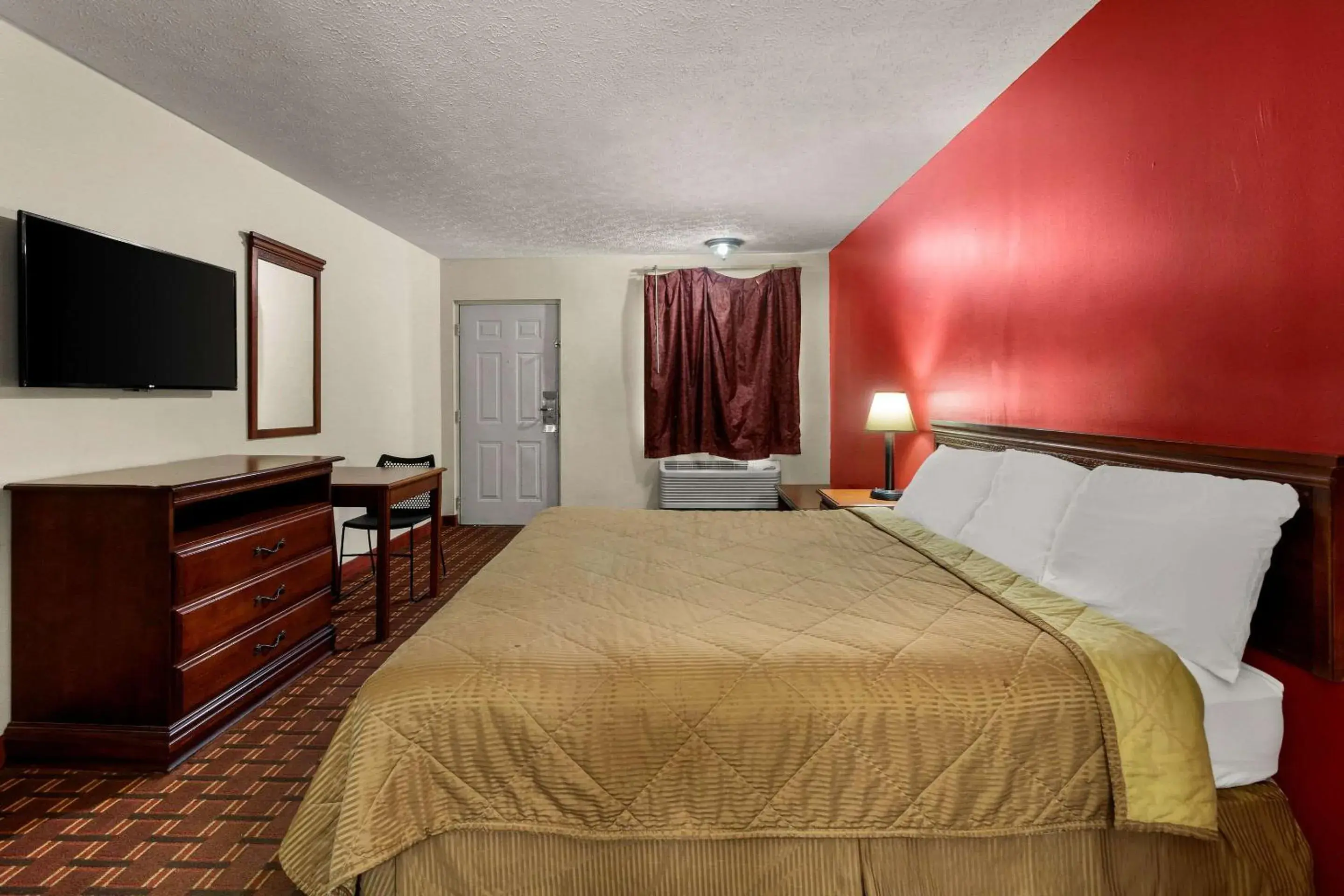 Bedroom, Bed in Rodeway Inn