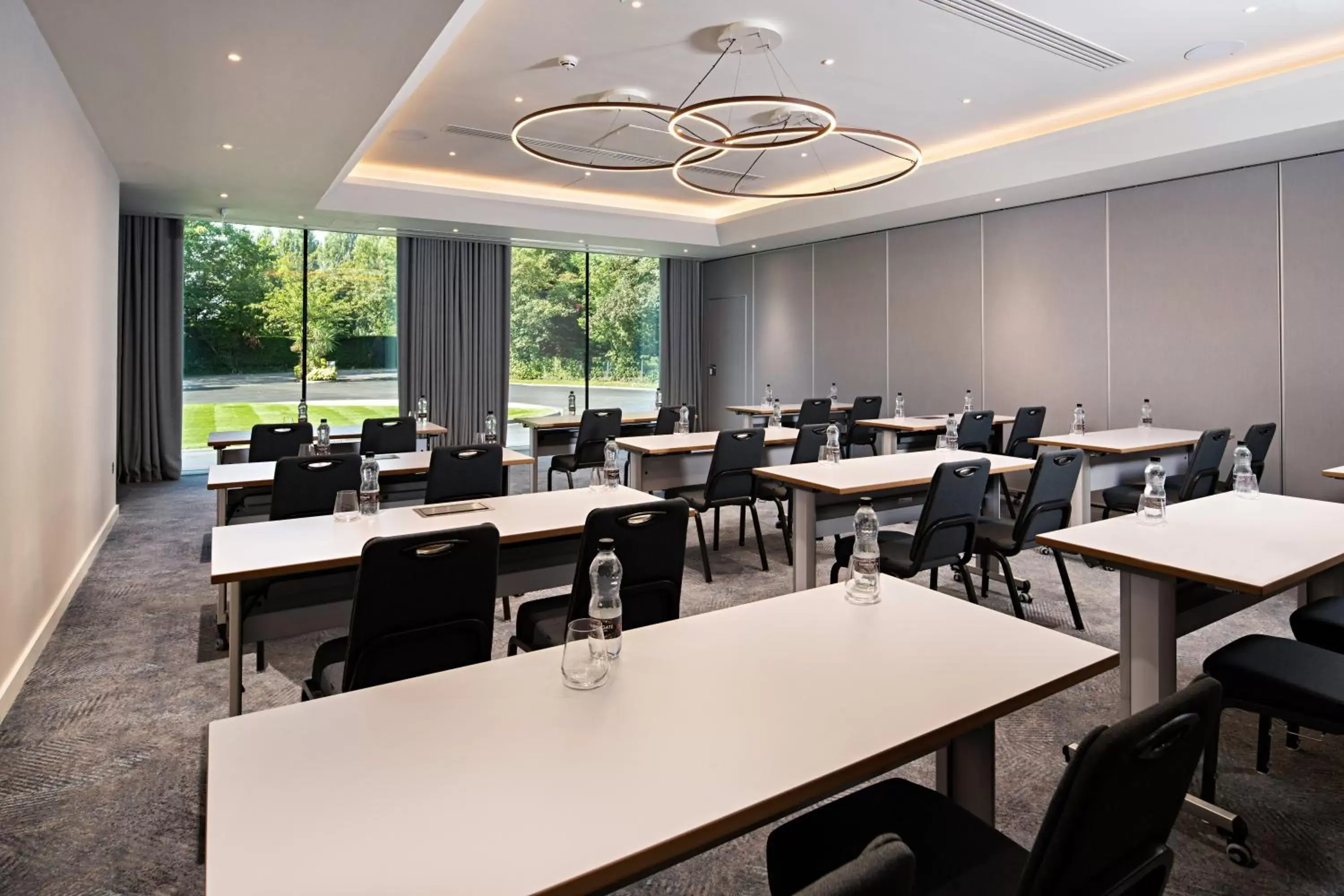 Meeting/conference room in Holiday Inn London-Shepperton, an IHG Hotel