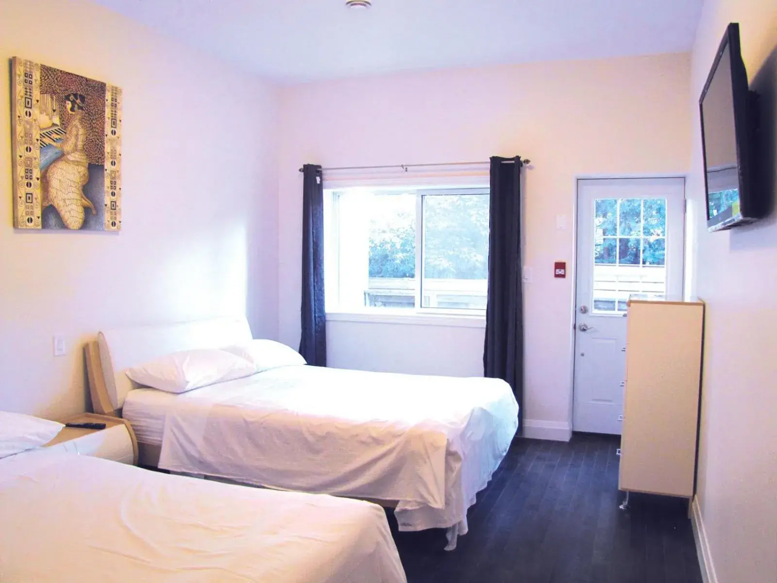 Deluxe Suite with Two Queen Beds in Dragon Gate Inn