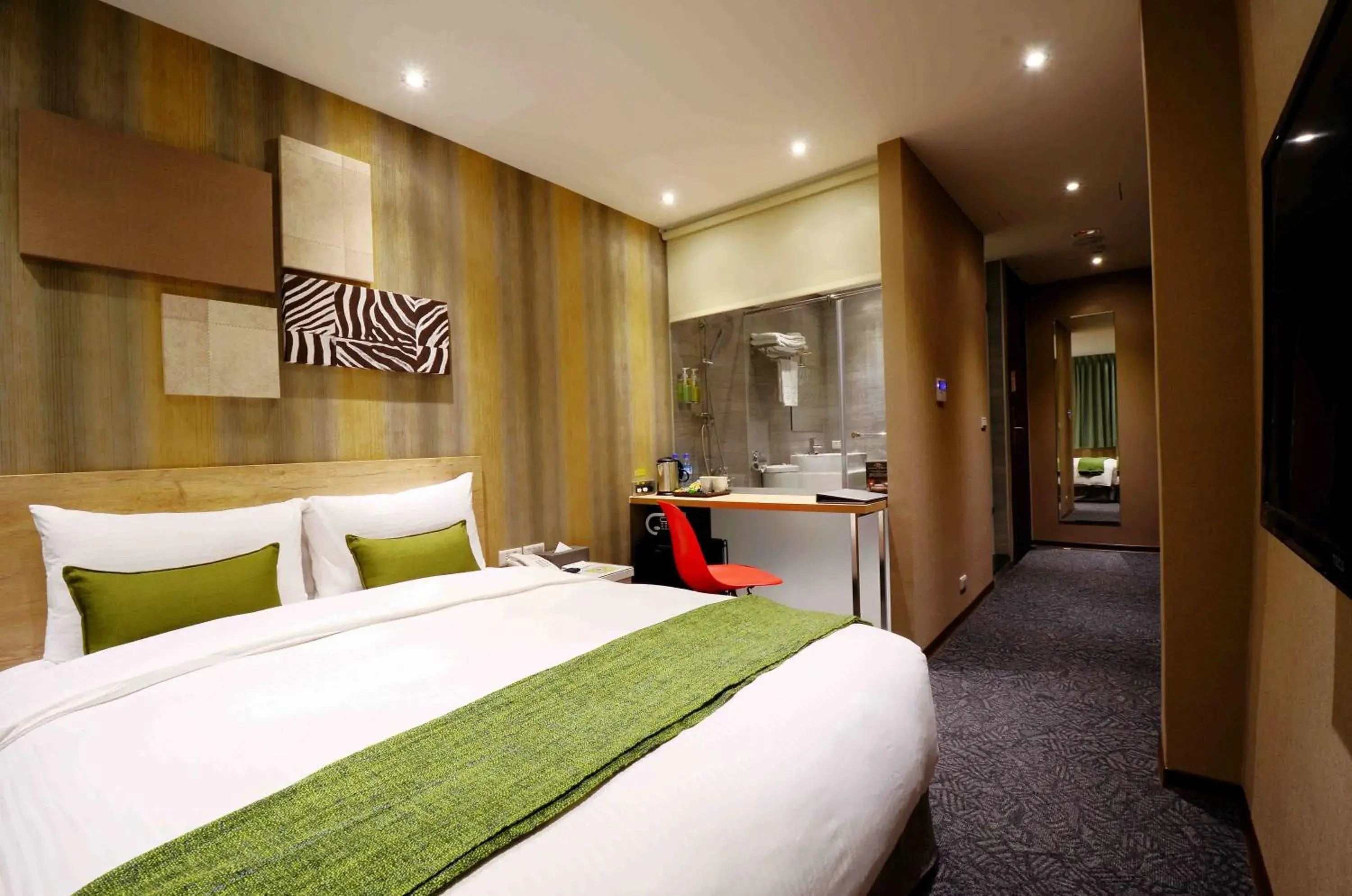 Photo of the whole room, Bed in Ark Hotel