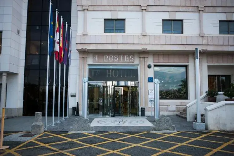 Facade/entrance in Hotel Sercotel Cuatro Postes