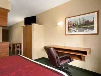 Photo of the whole room in Days Inn & Suites by Wyndham Lafayette IN