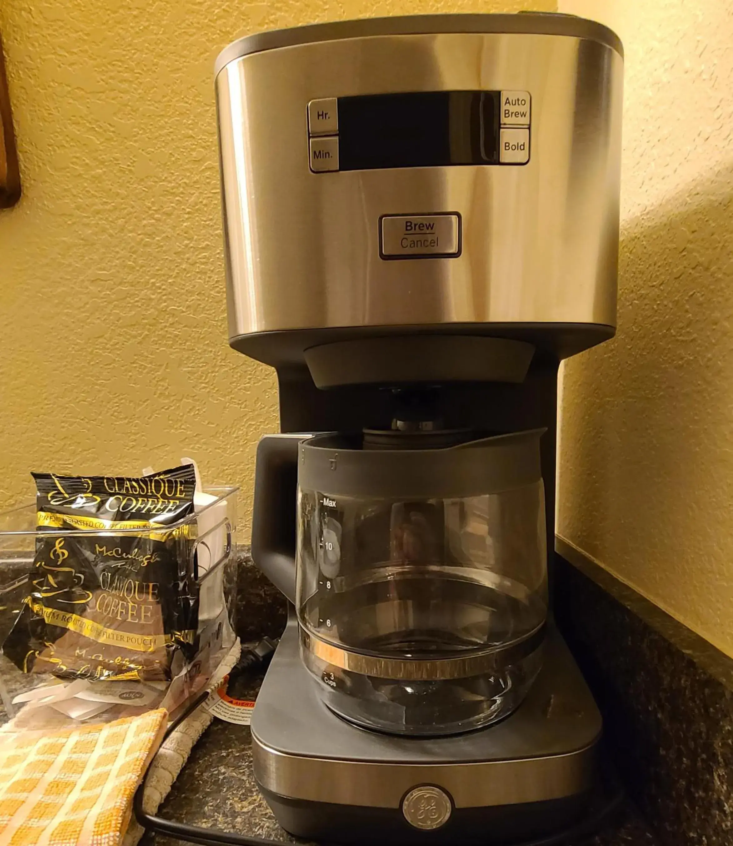 Coffee/tea facilities in Homestead Motel