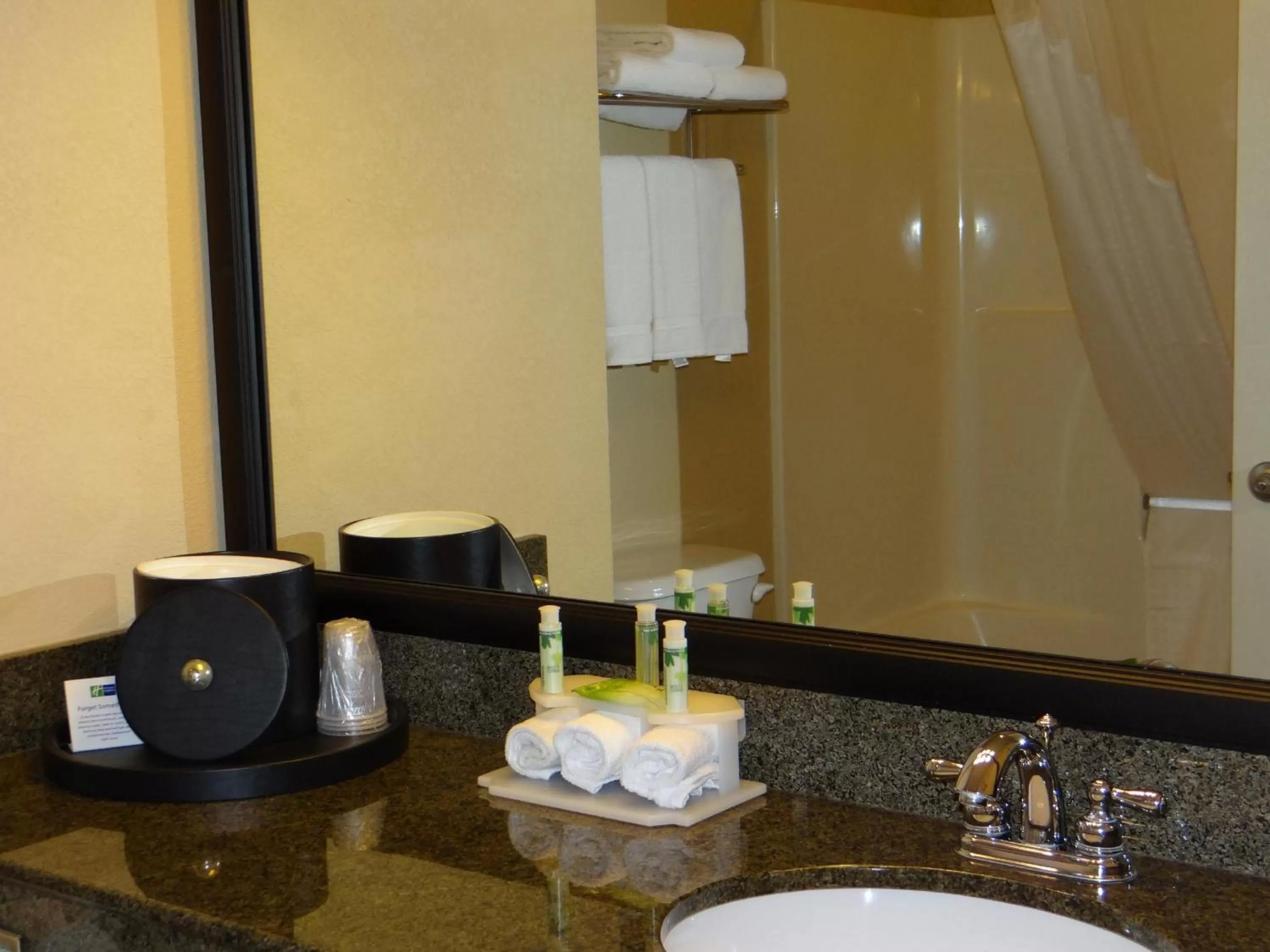 Standard Room with Two Queen Beds in Holiday Inn Express Hotel & Suites Salisbury - Delmar by IHG