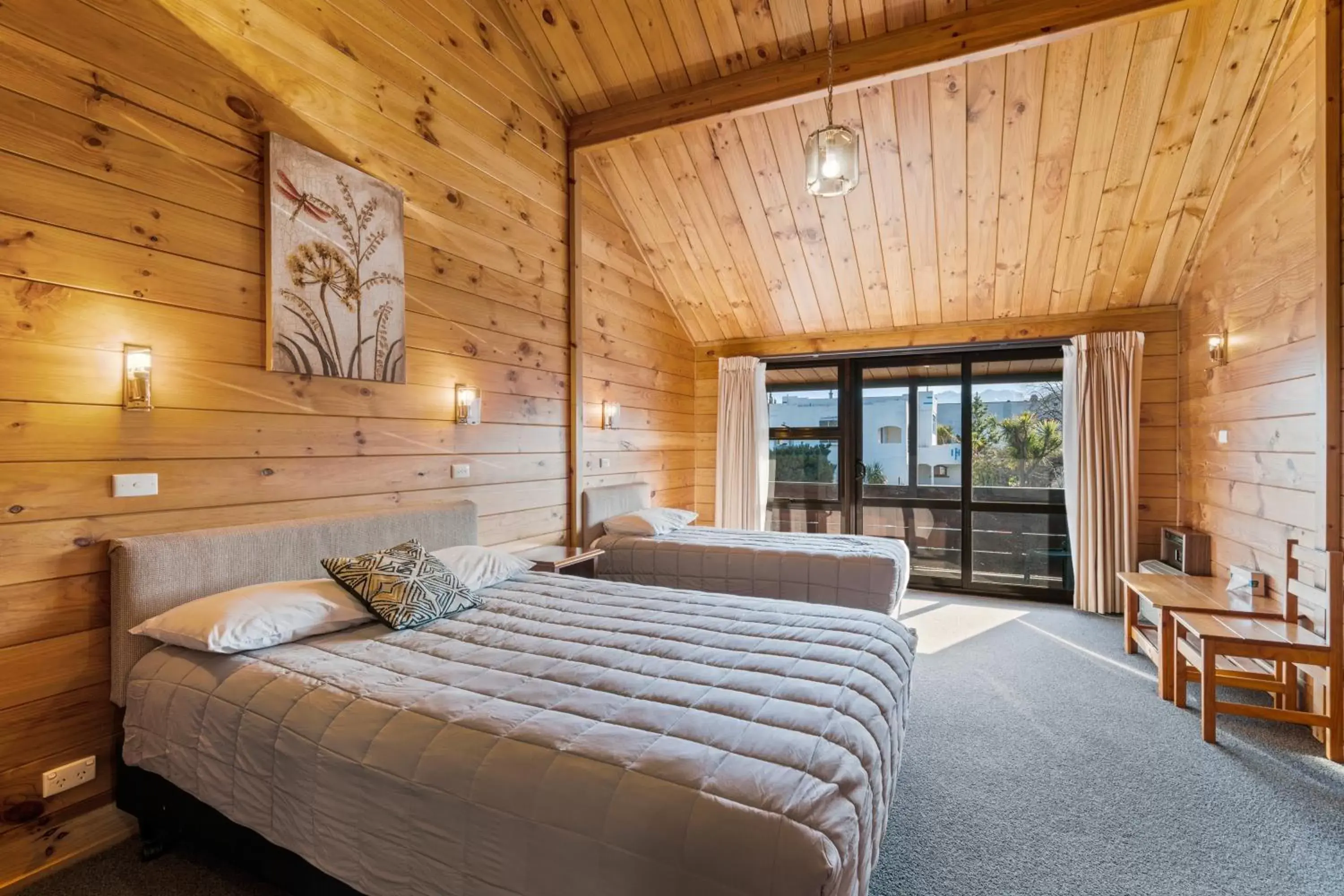Bed in Aspiring Lodge Motel