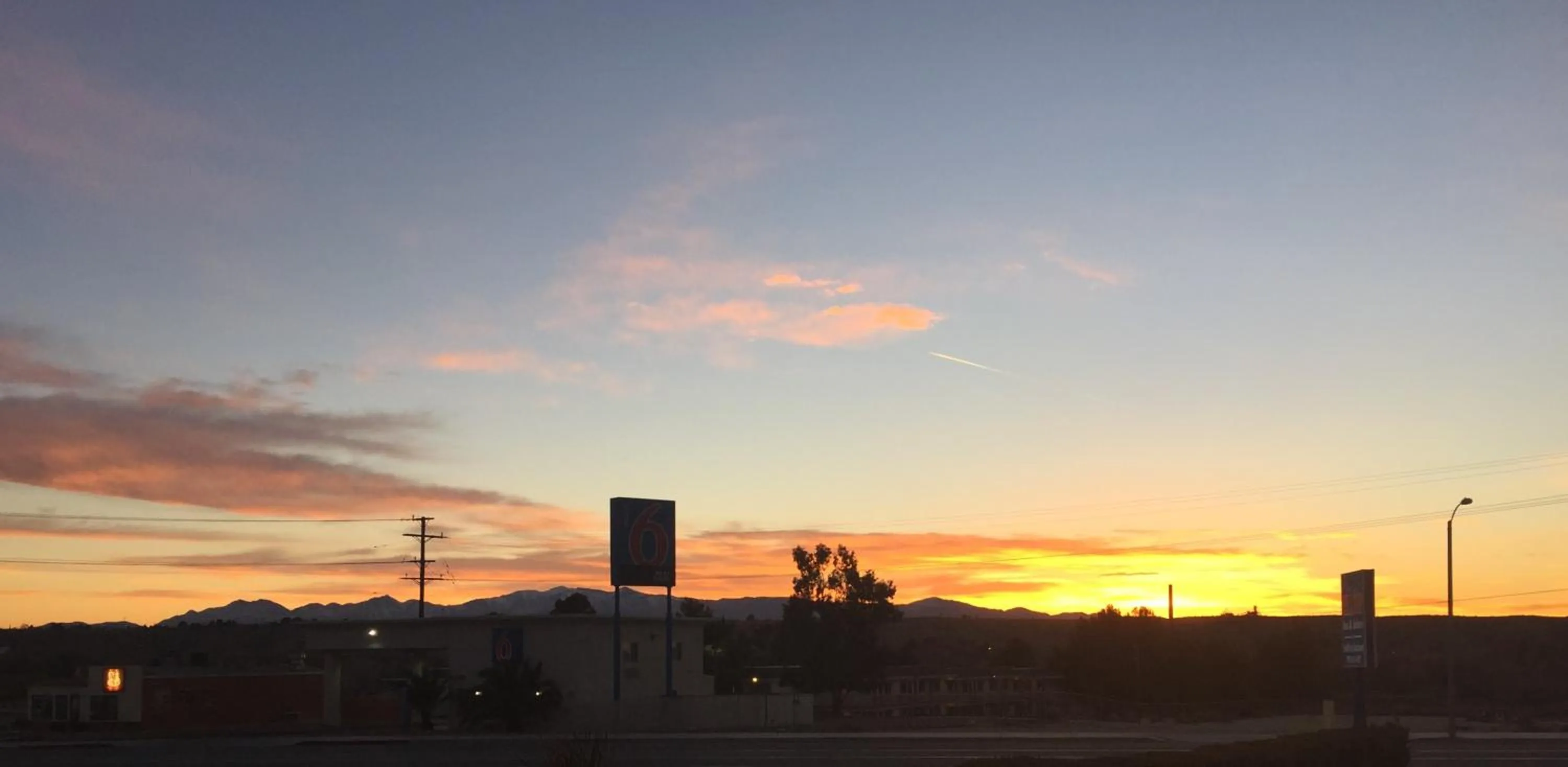 Sunset in Hilltop Inn & Suites