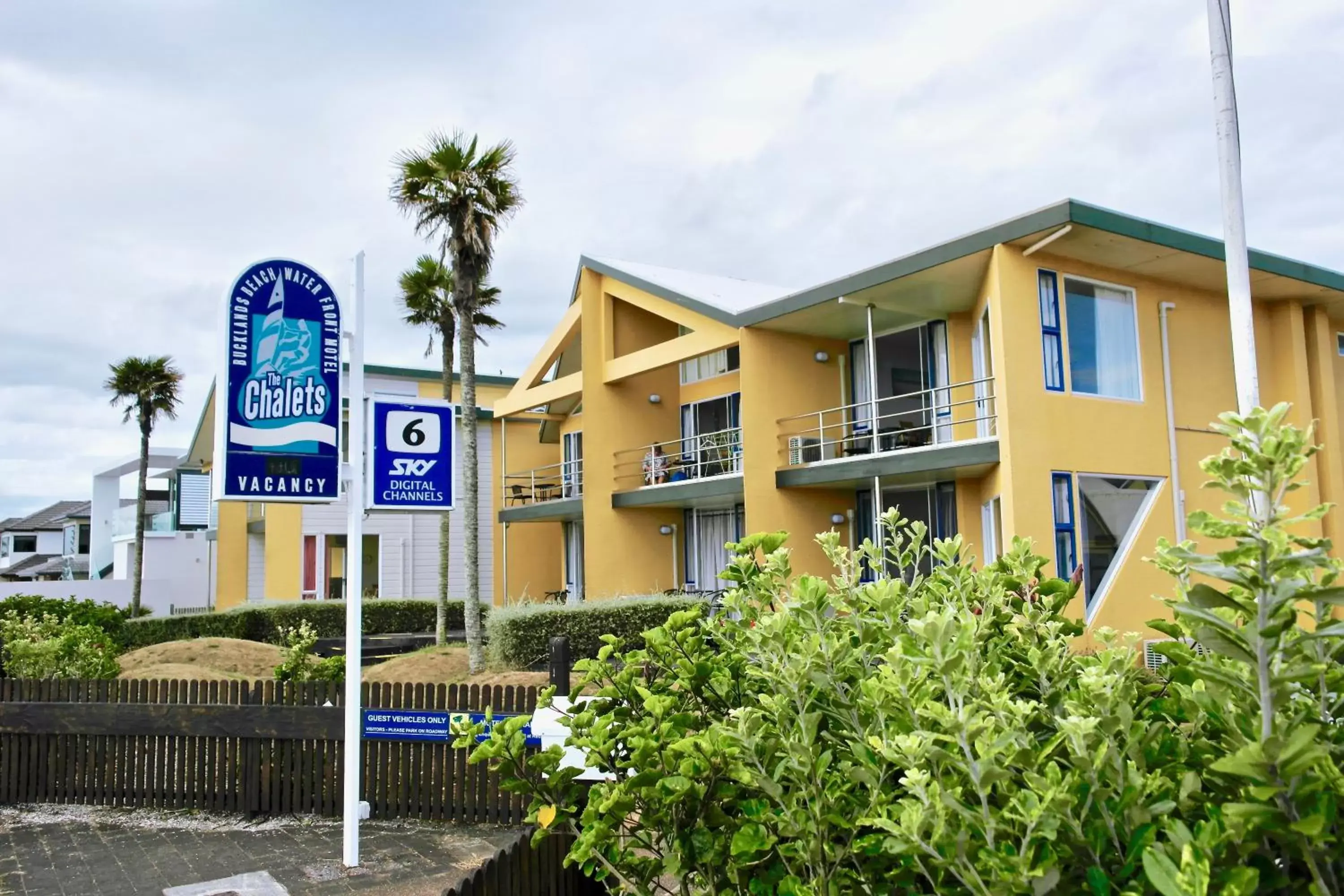 Facade/entrance, Property Building in Bucklands Beach Waterfront Motel