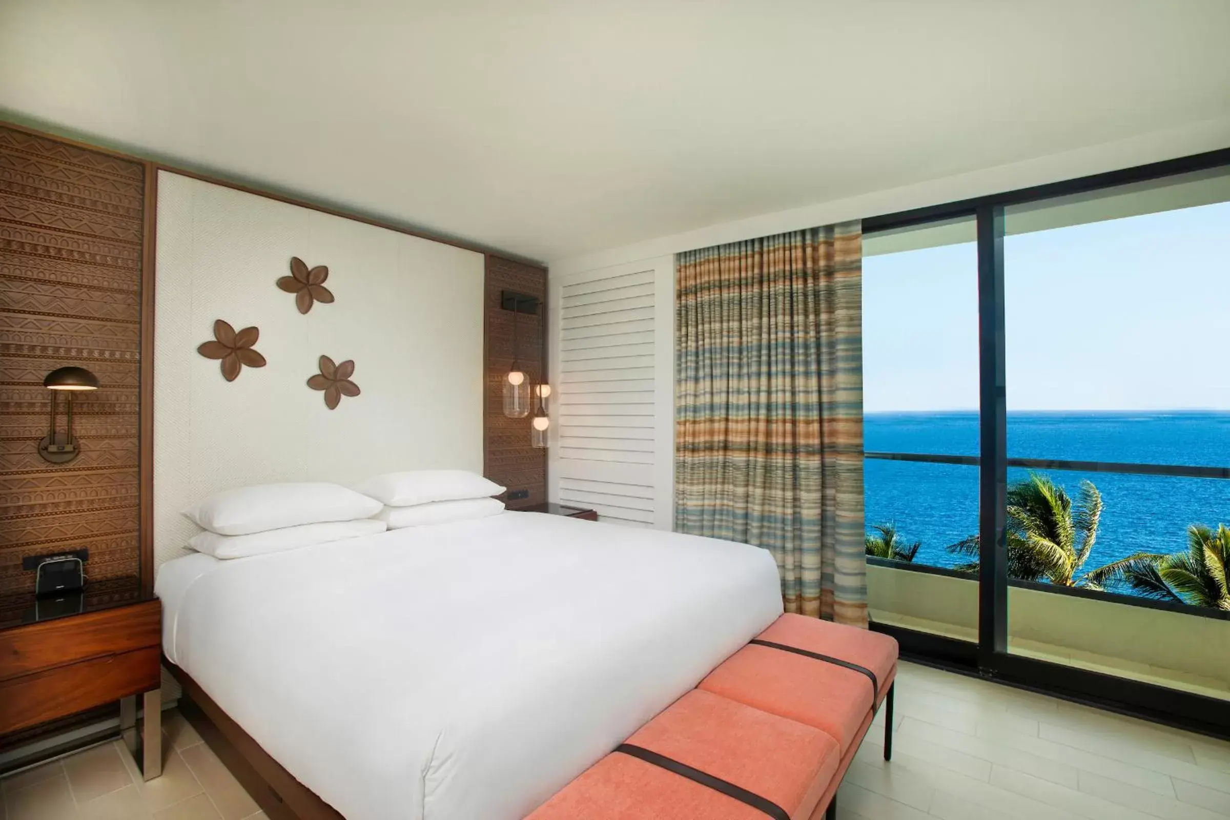 Bedroom, Sea View in Hyatt Regency Maui Resort & Spa