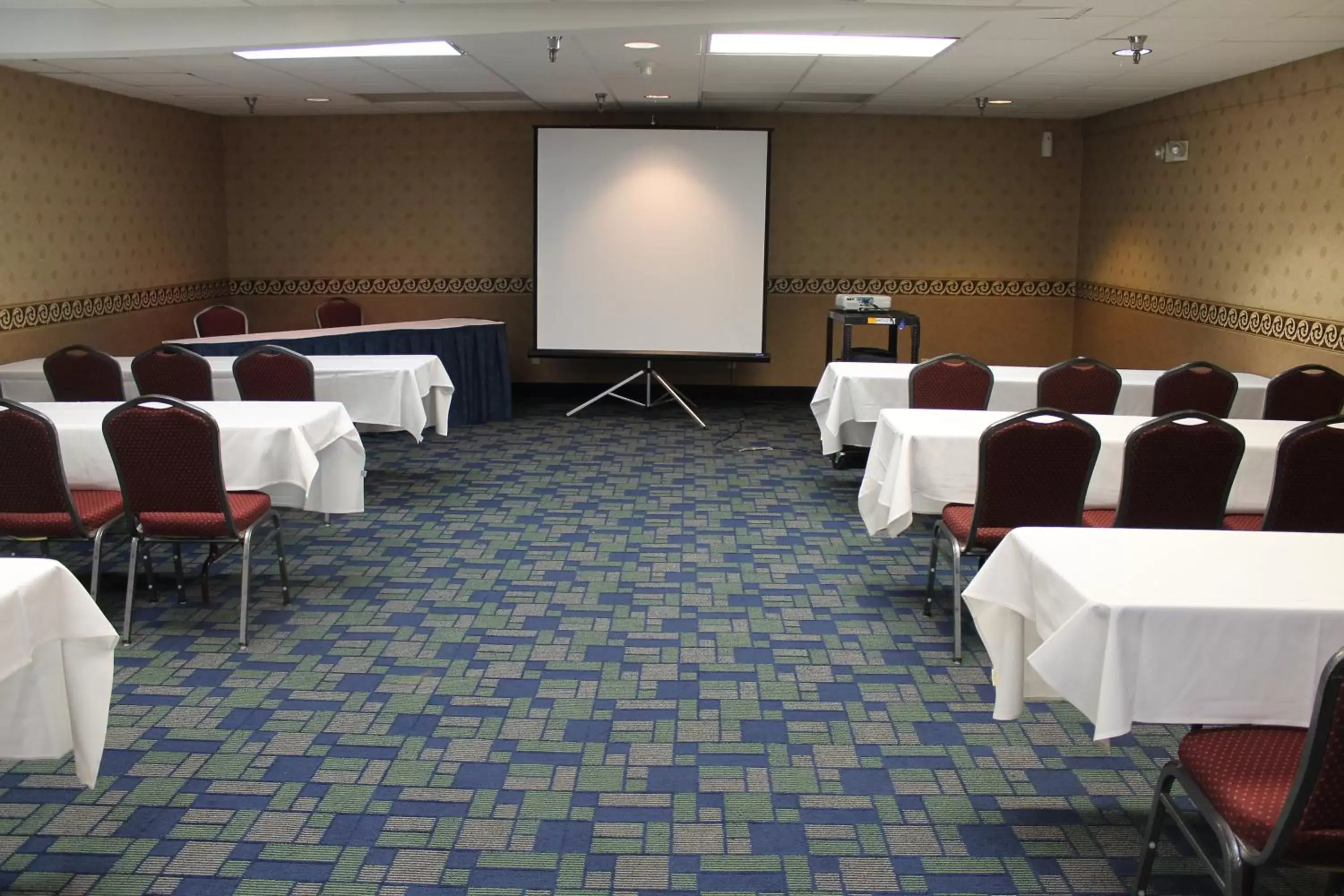 Meeting/conference room in Days Inn & Suites by Wyndham Bridgeport - Clarksburg