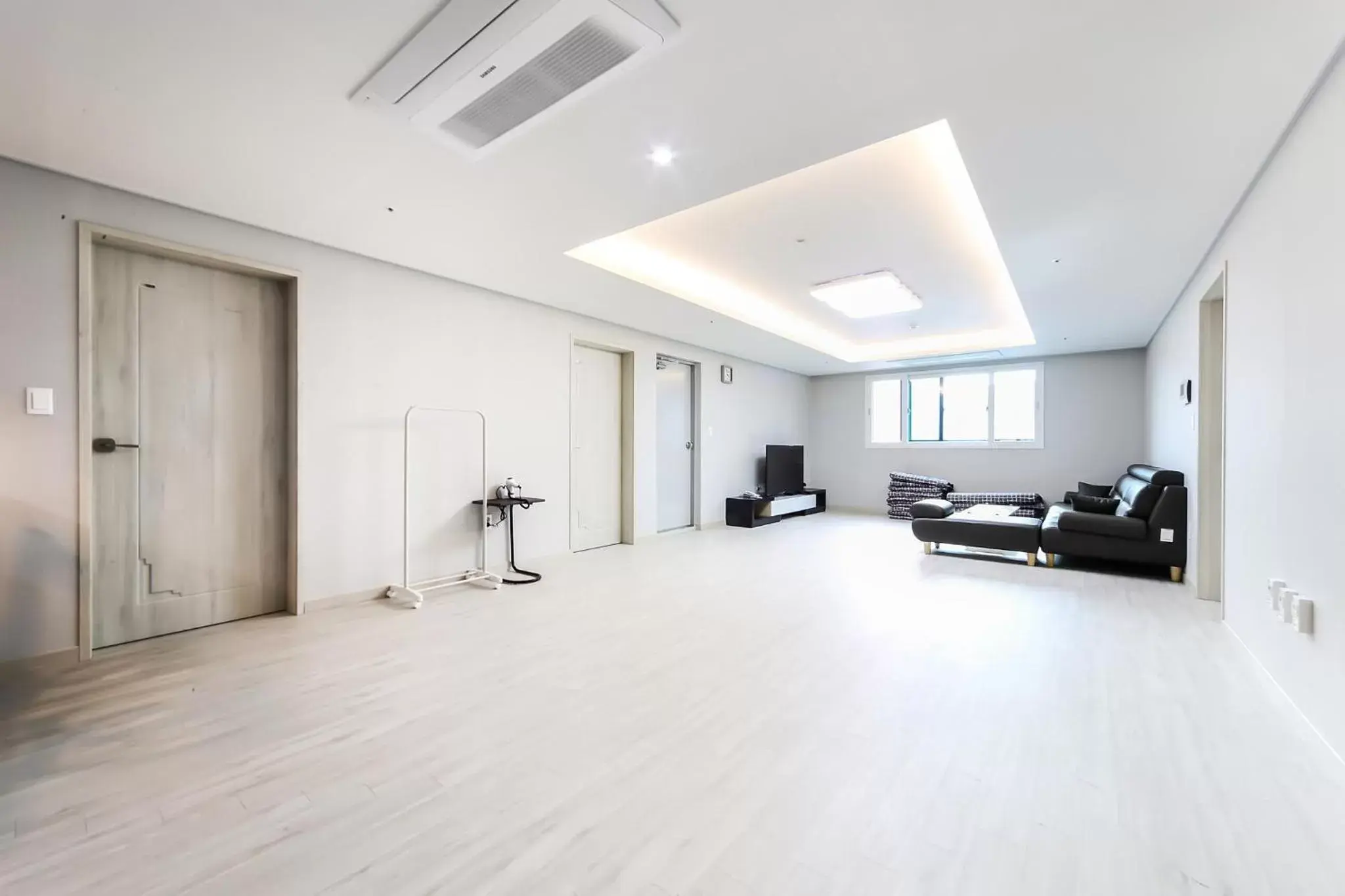 Living room, Fitness Center/Facilities in Seomyeon Brown-dot hotel Gold