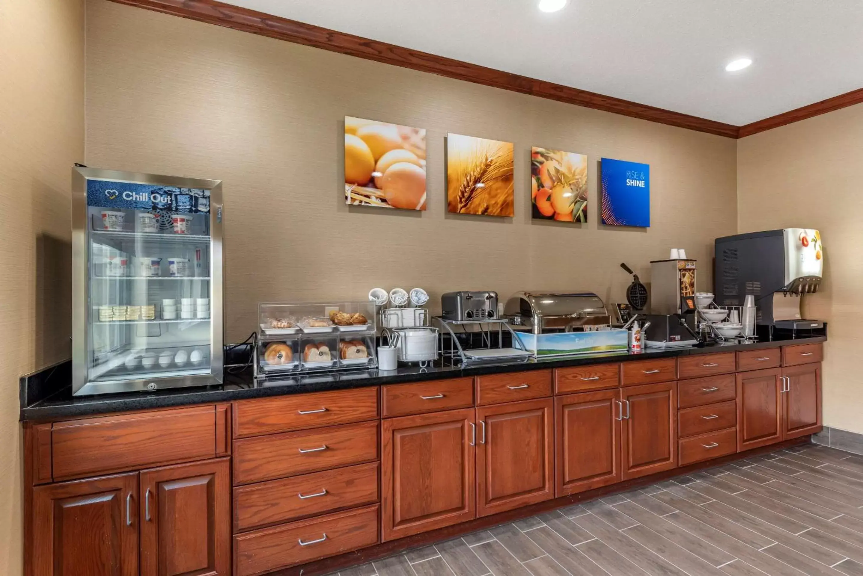 Restaurant/places to eat in Comfort Inn & Suites Middletown - Franklin