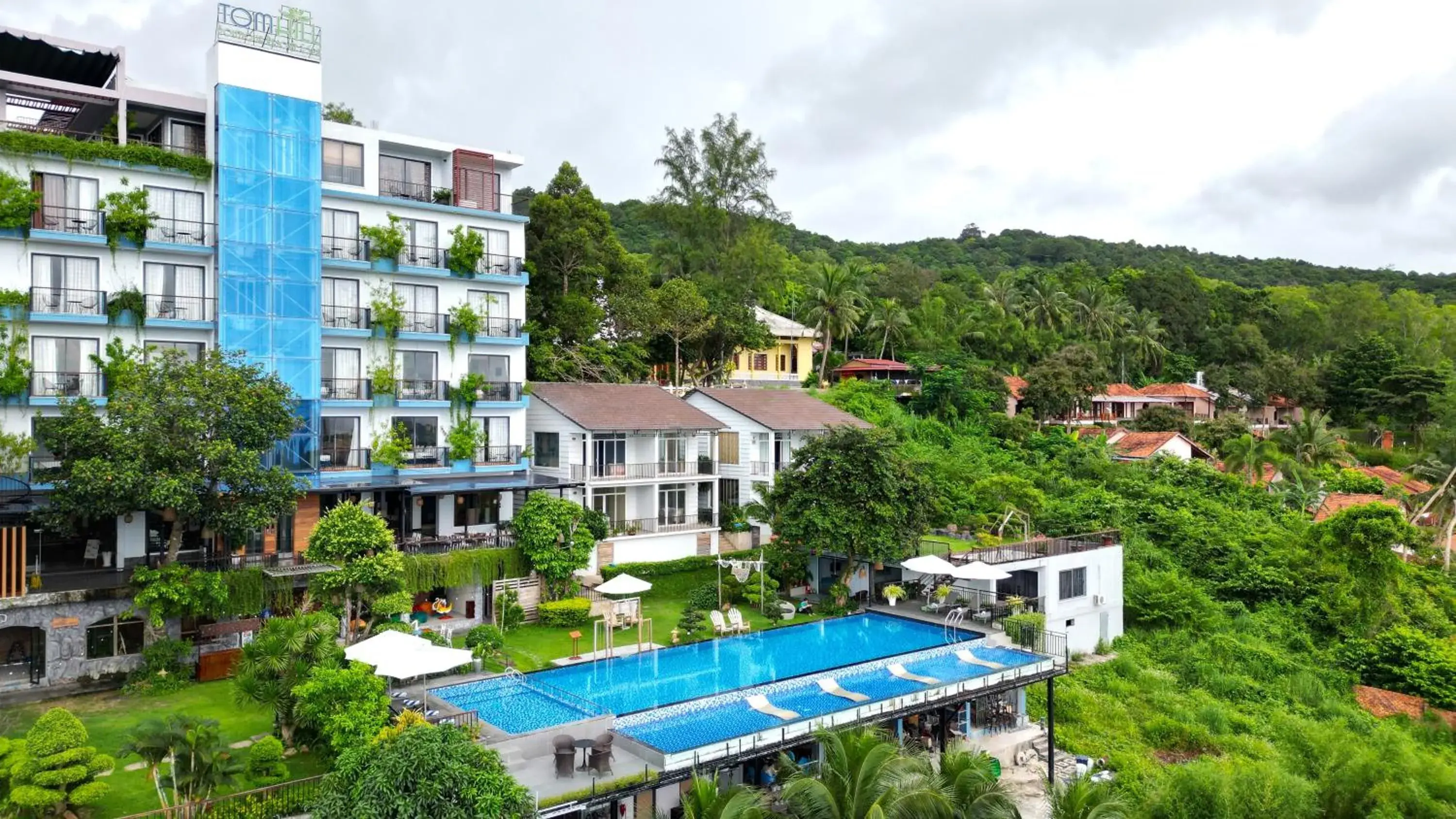 Swimming pool, Pool View in Tom Hill Boutique Resort & Spa