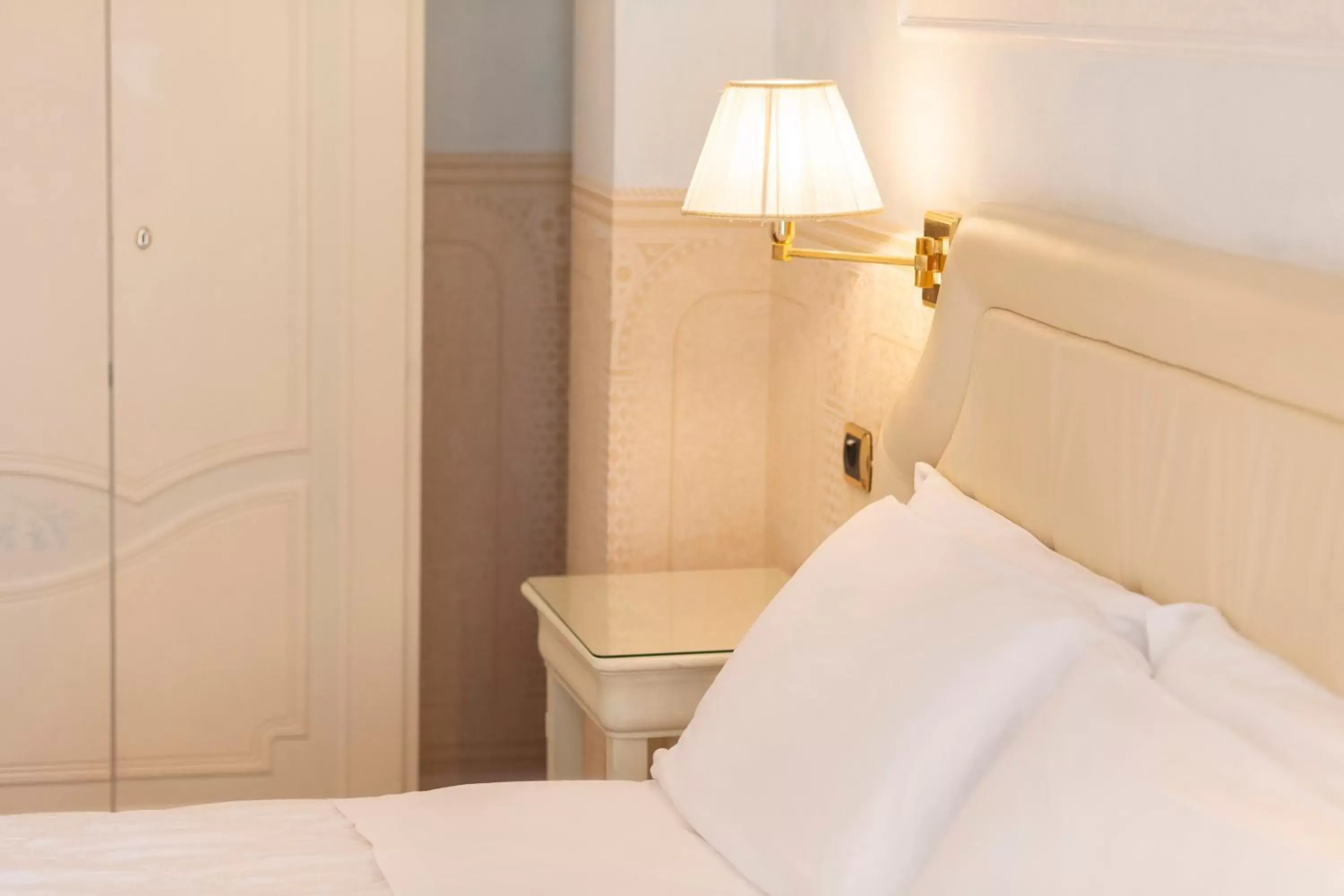 Bedroom, Bed in Hotel Baia Imperiale Bedroom, Bed in Hotel Baia Imperiale