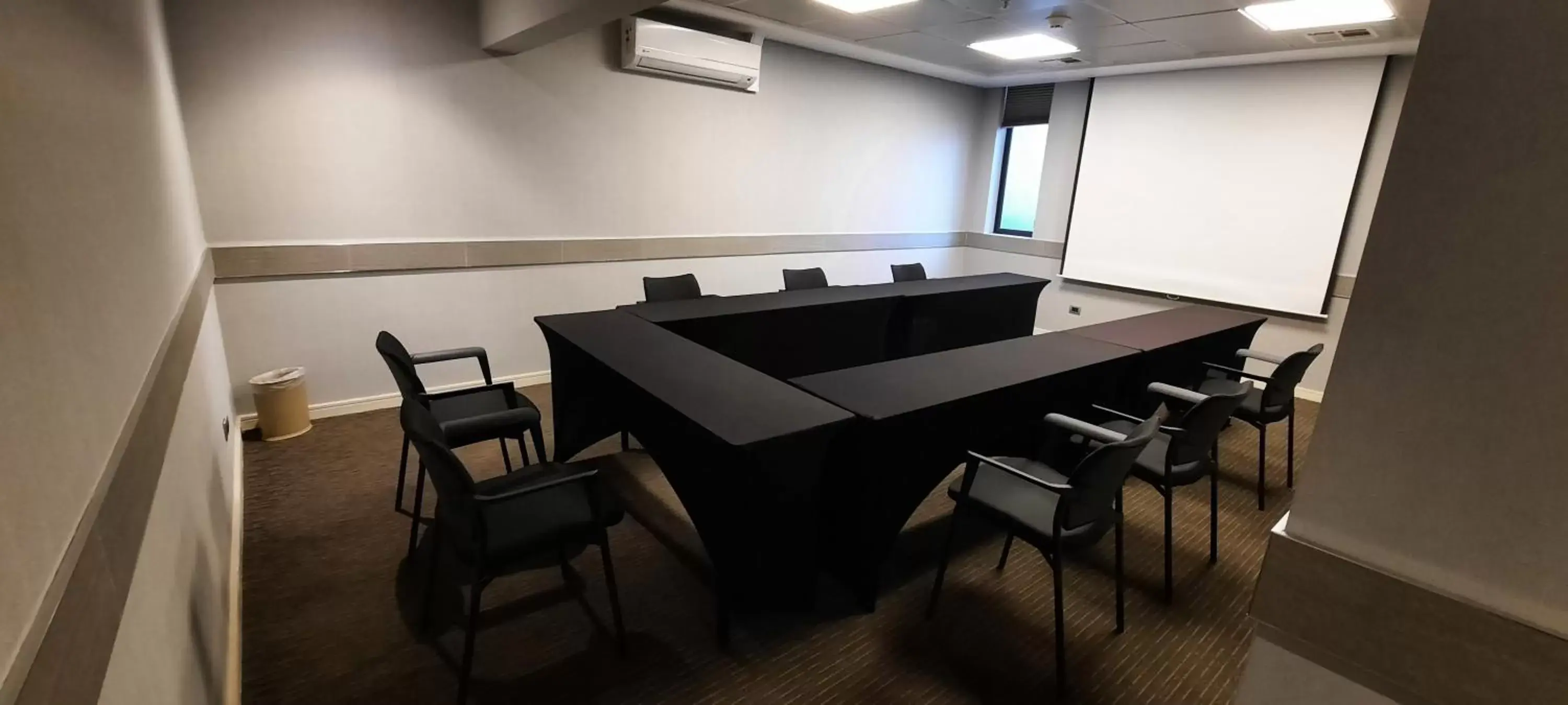 Meeting/conference room in Holiday Inn Express - Antofagasta, an IHG Hotel