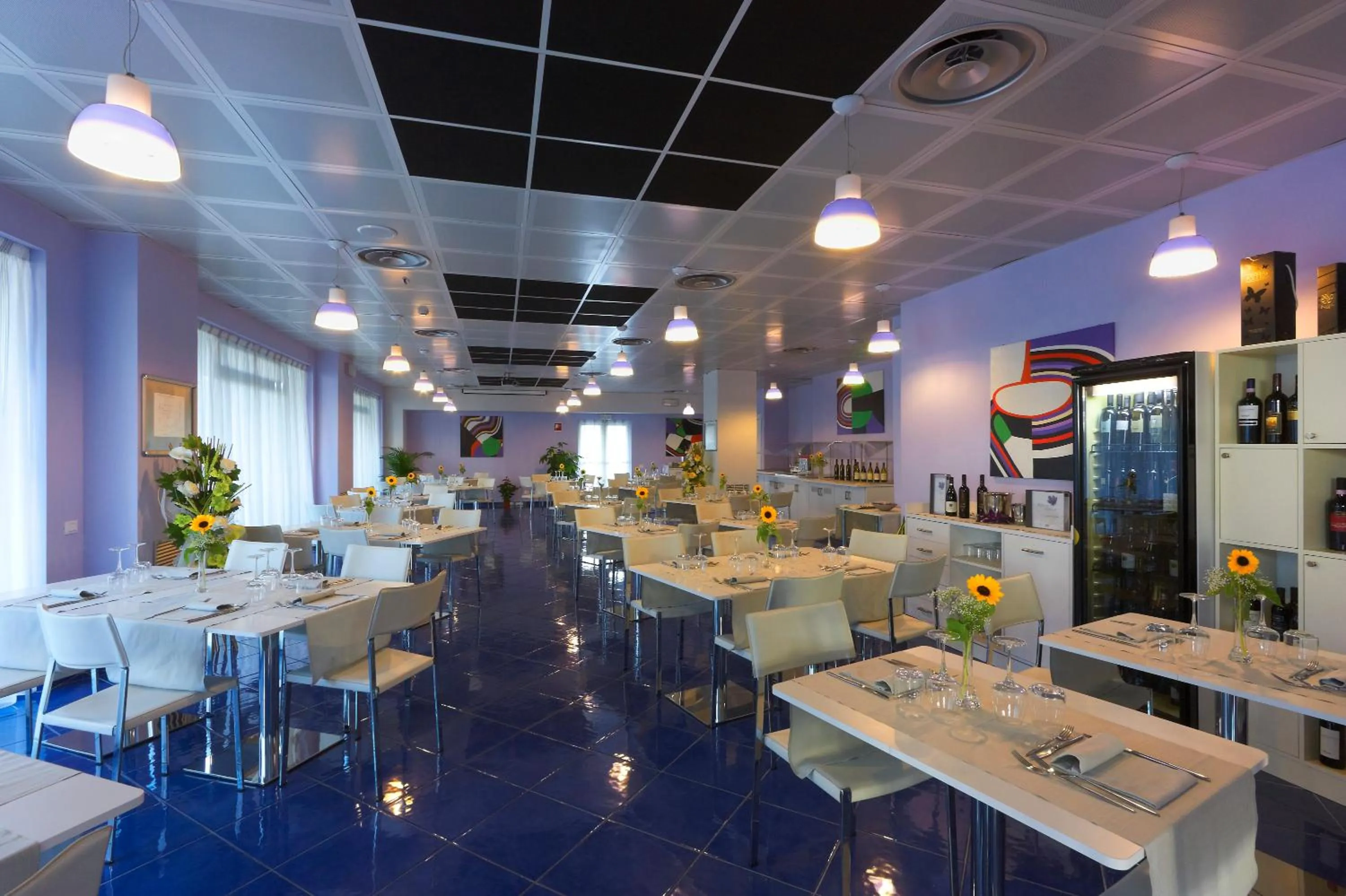 Restaurant/places to eat in Aurea Hotel