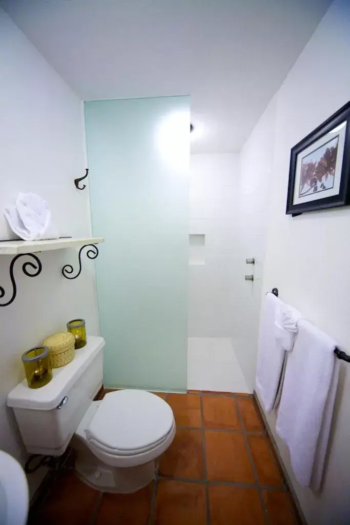 Bathroom in Los Milagros Hotel