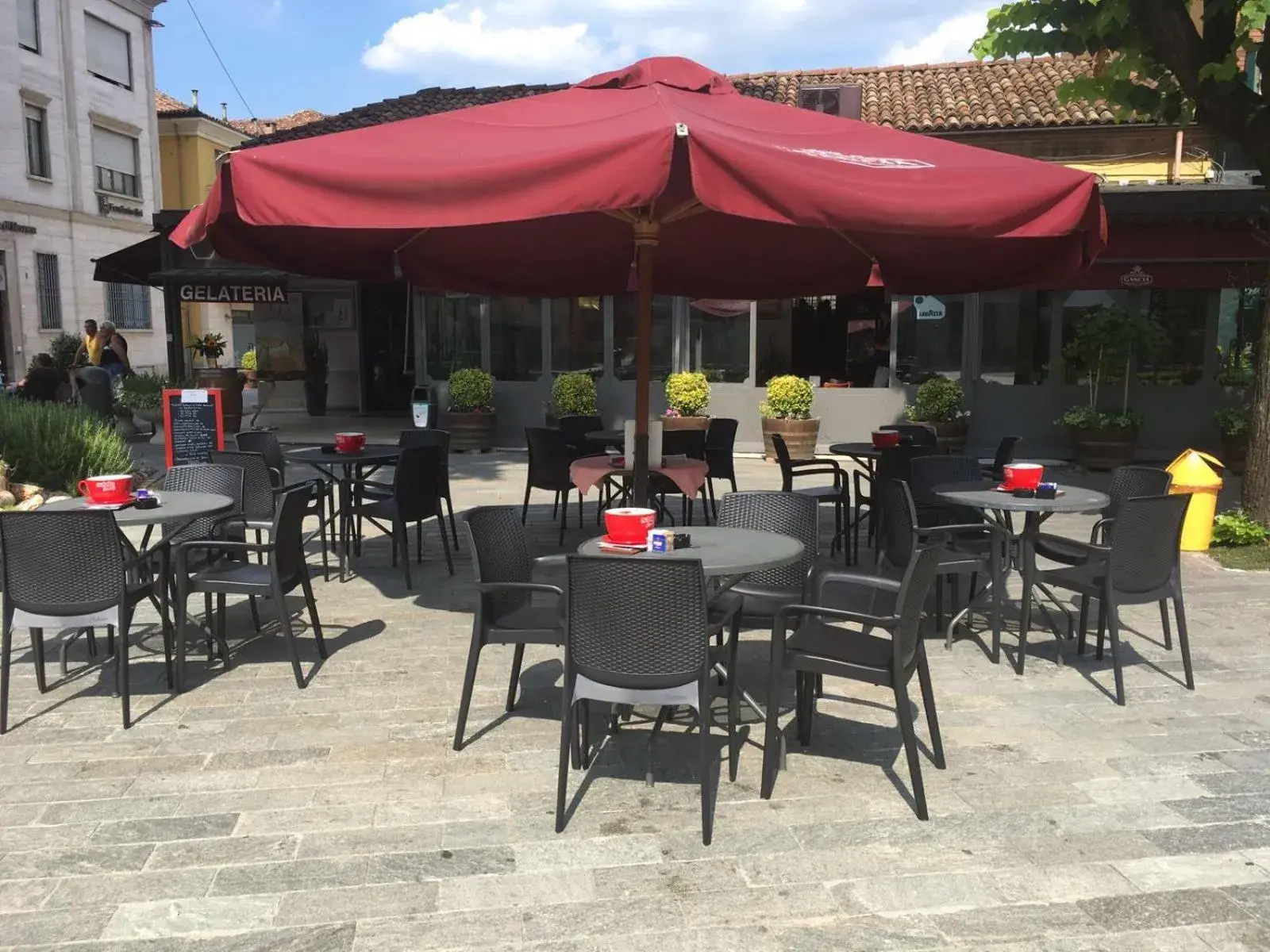 Restaurant/Places to Eat in Villa Chiara Hotel