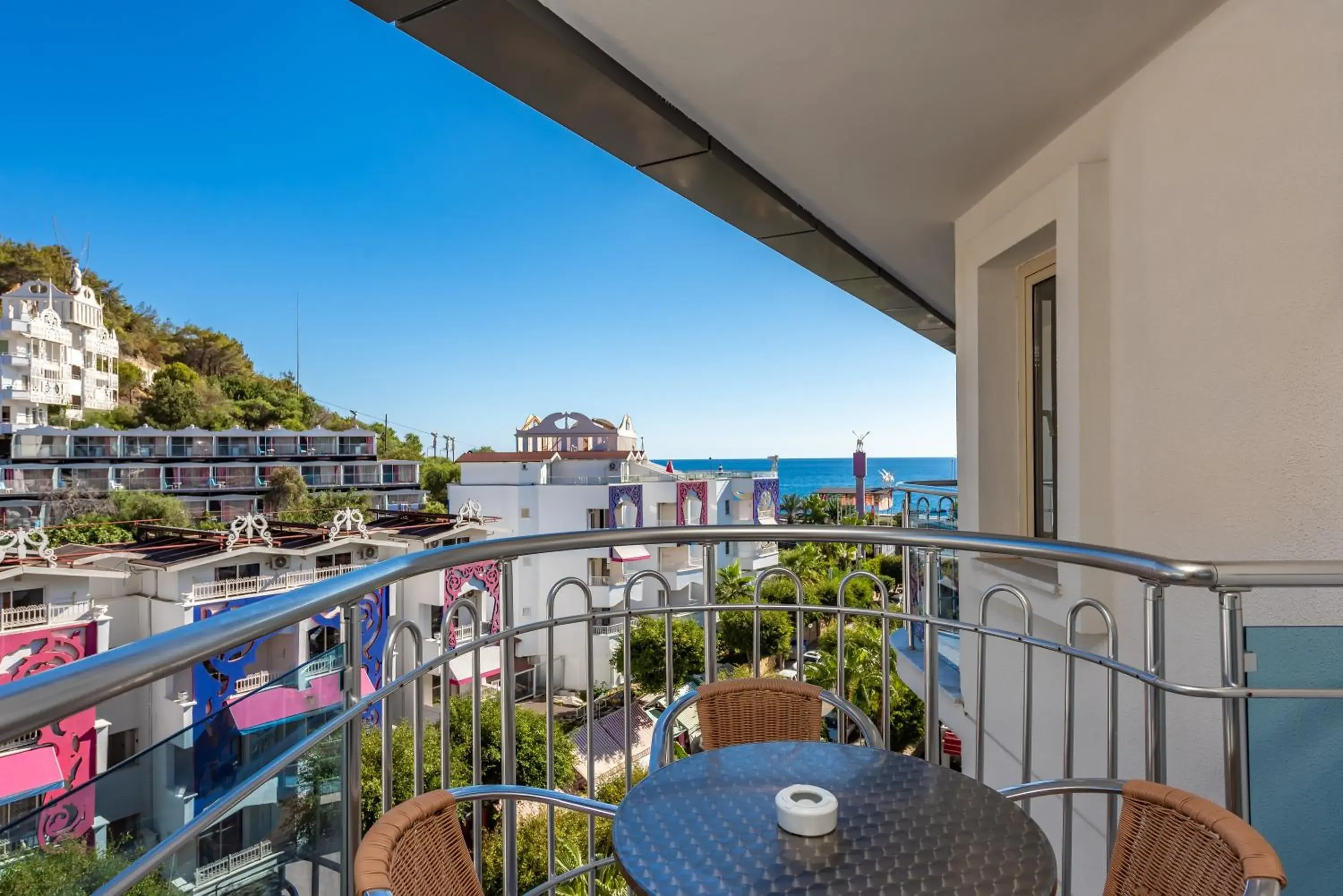 Balcony/Terrace in White City Beach Hotel