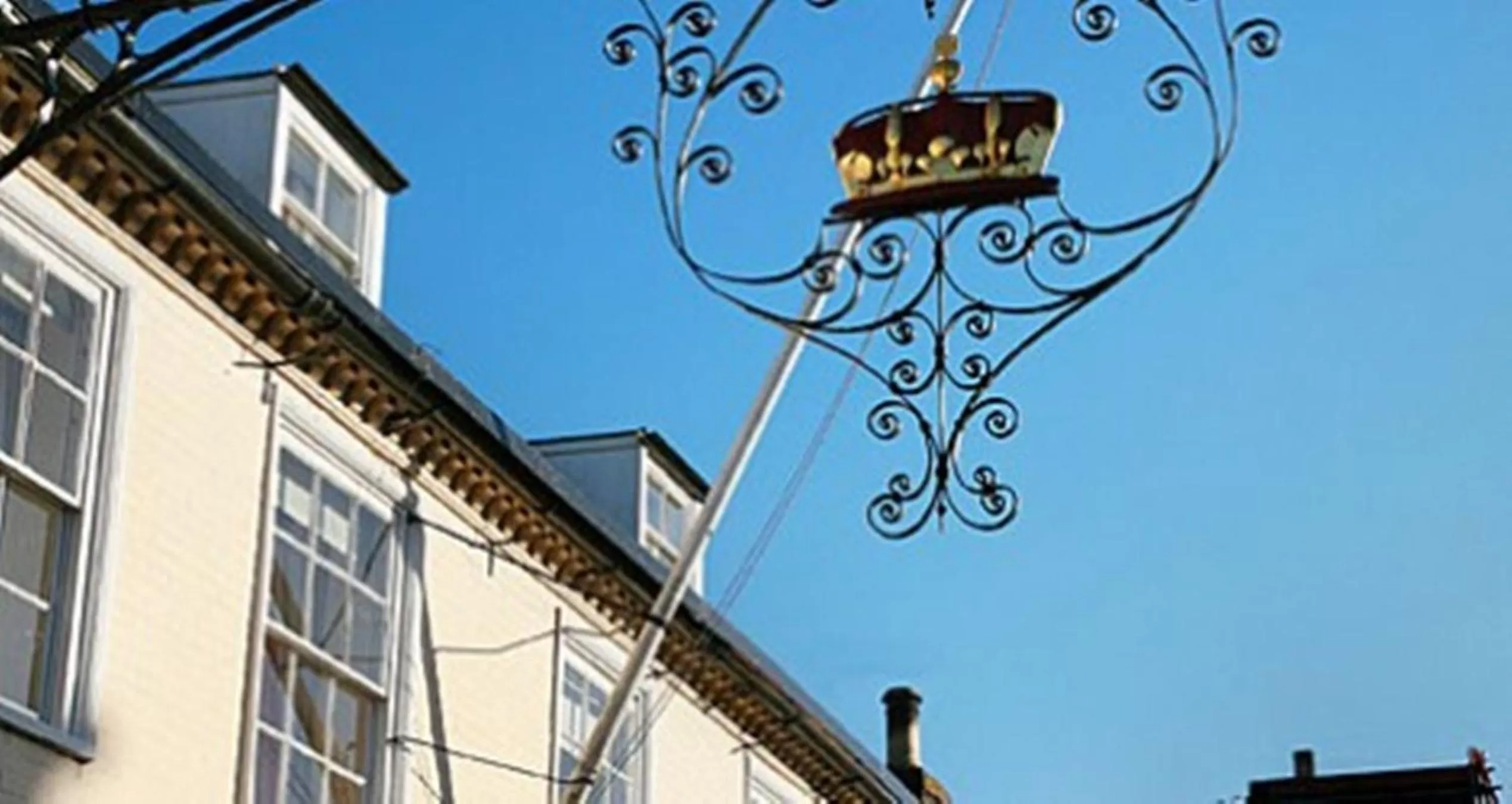Facade/entrance in Crown Hotel