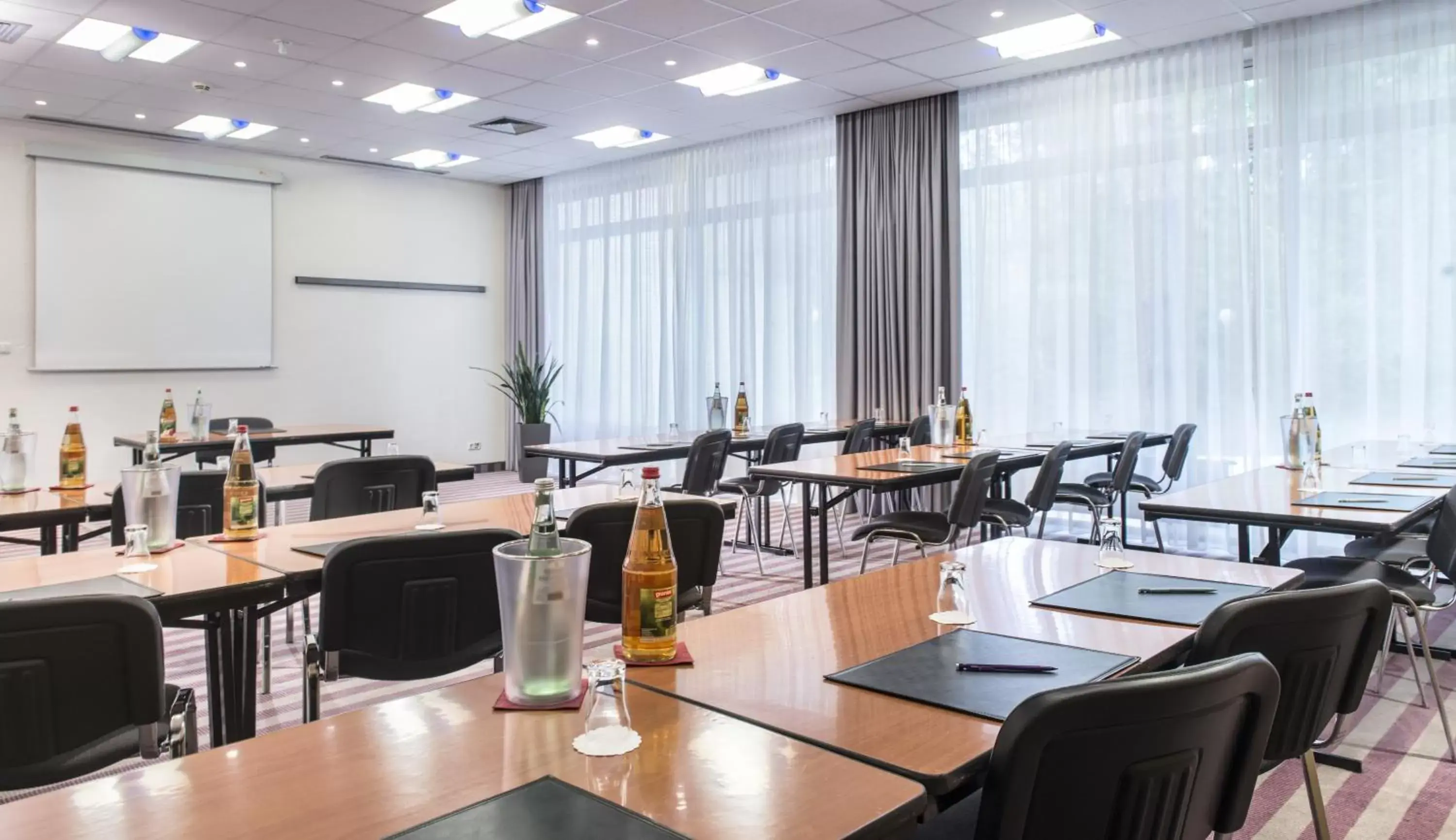 Business facilities in Mercure Hotel Düsseldorf Neuss