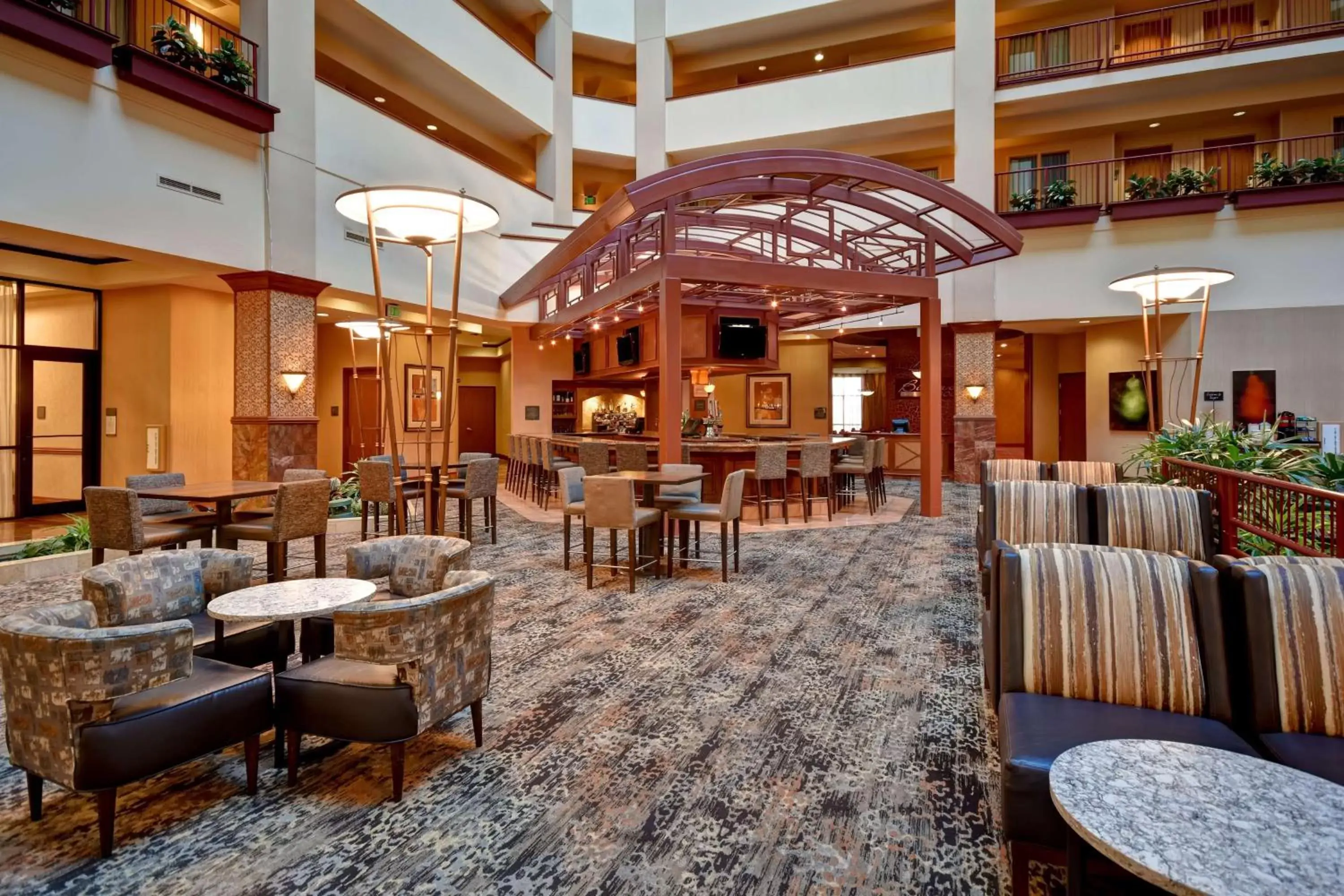 Restaurant/places to eat, Lounge/Bar in Embassy Suites Hot Springs - Hotel & Spa