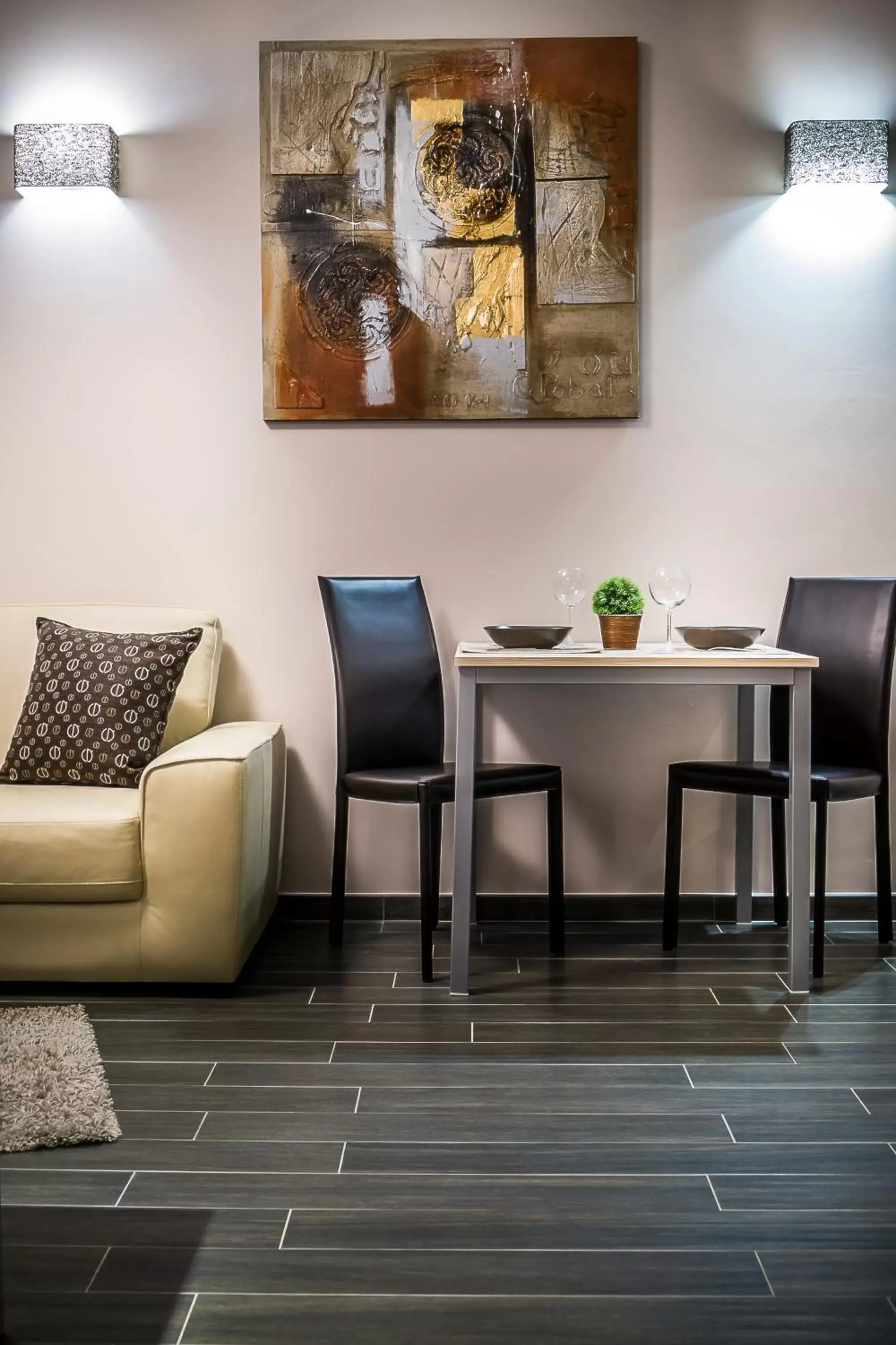 Dining Area in Aero44 Hotel Charleroi Airport