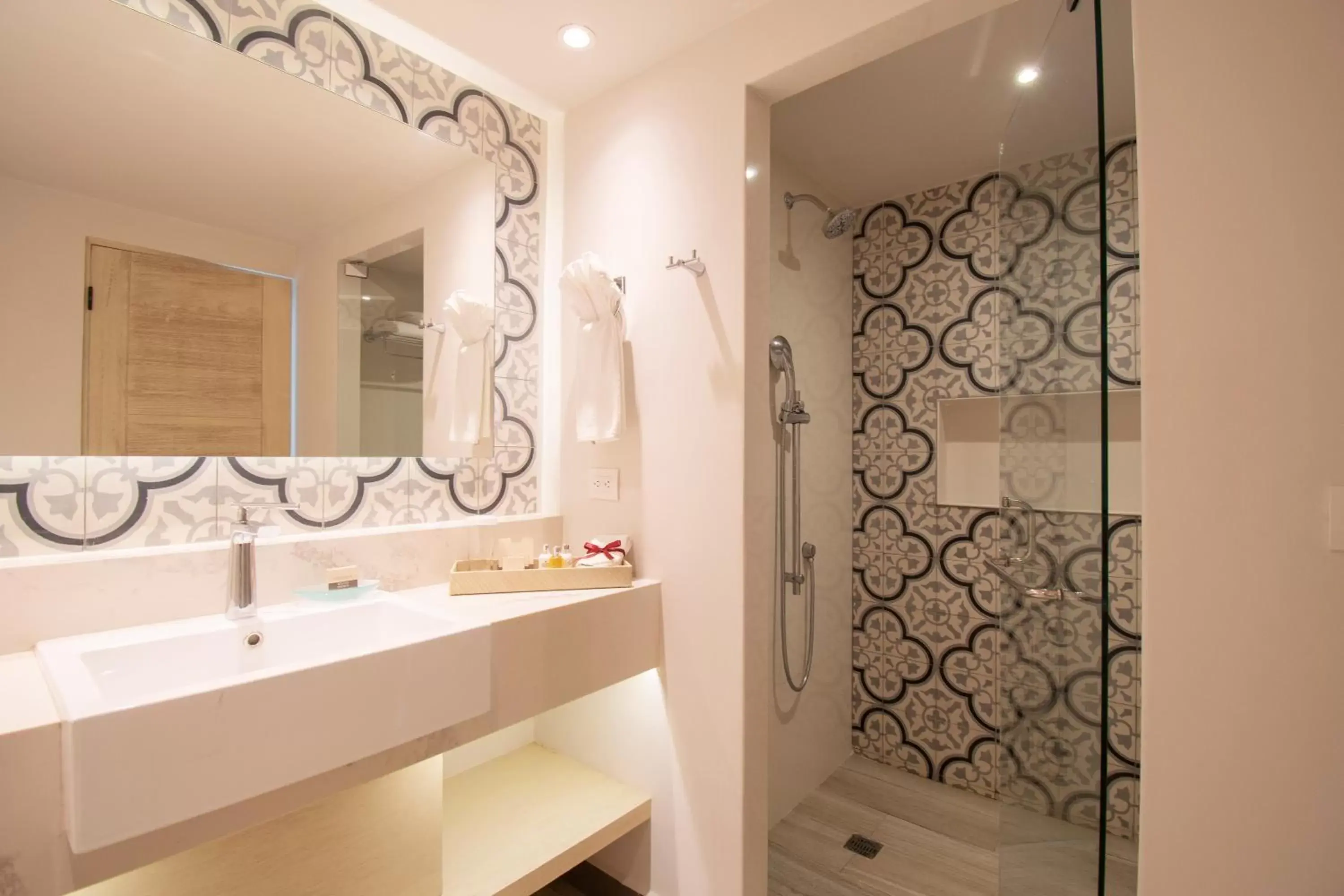 Shower, Bathroom in Pueblo Bonito Mazatlan Beach Resort - All Inclusive