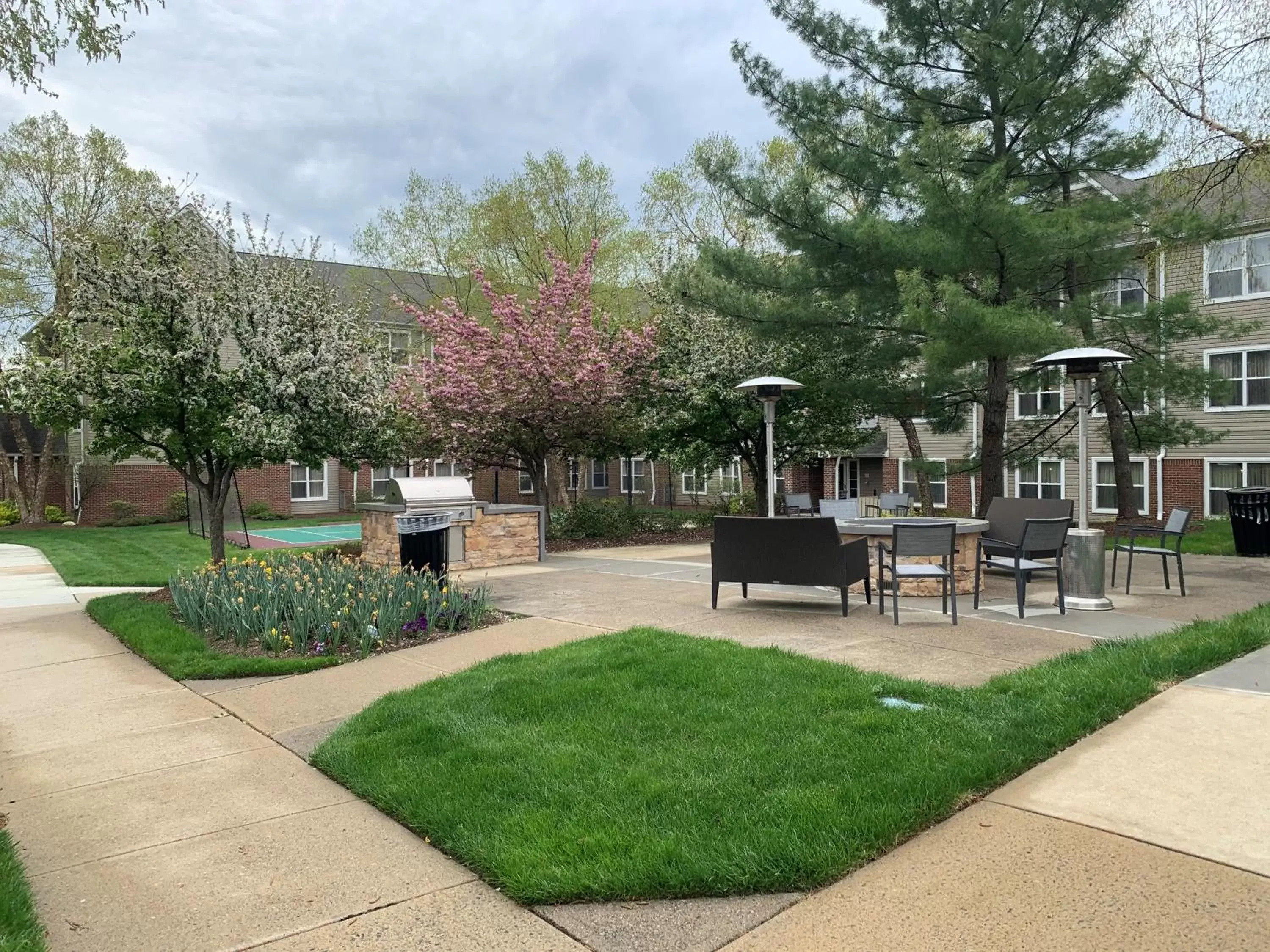 Garden in Sonesta ES Suites Parsippany Morris Plains