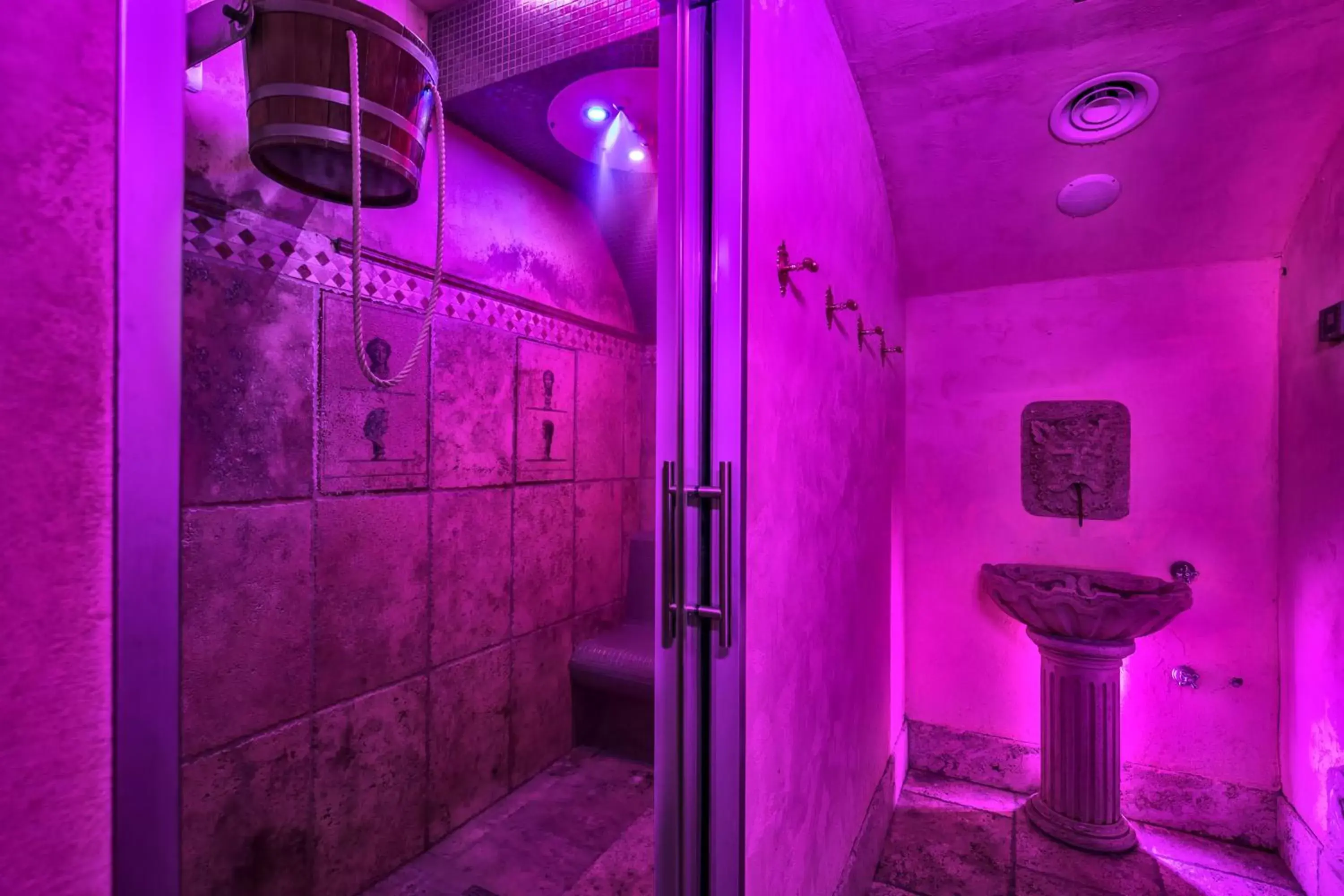 Shower, Bathroom in Romanico Palace Luxury Hotel & SPA