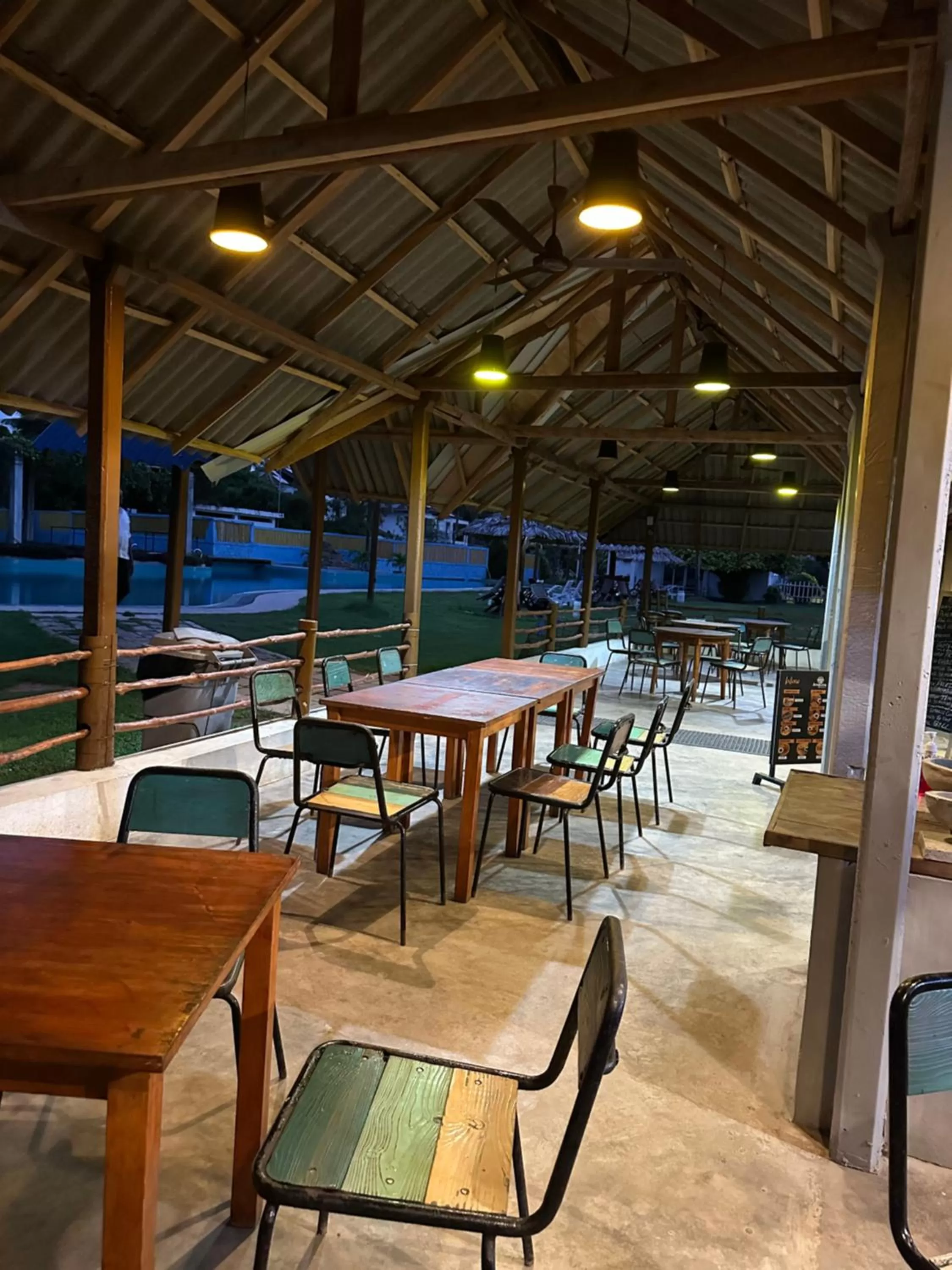 Restaurant/places to eat in Amaluna Resorts