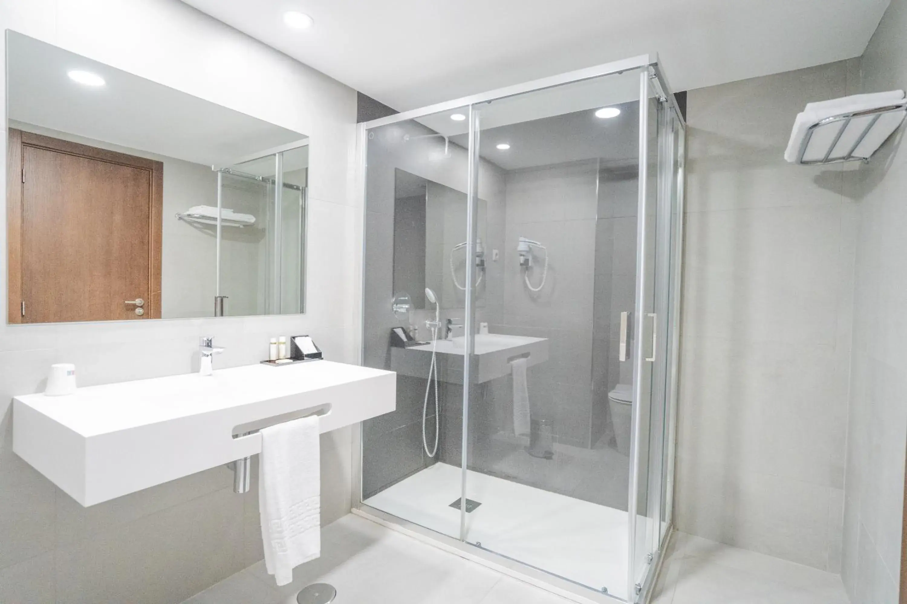 Shower, Bathroom in Exe Sao Lazaro