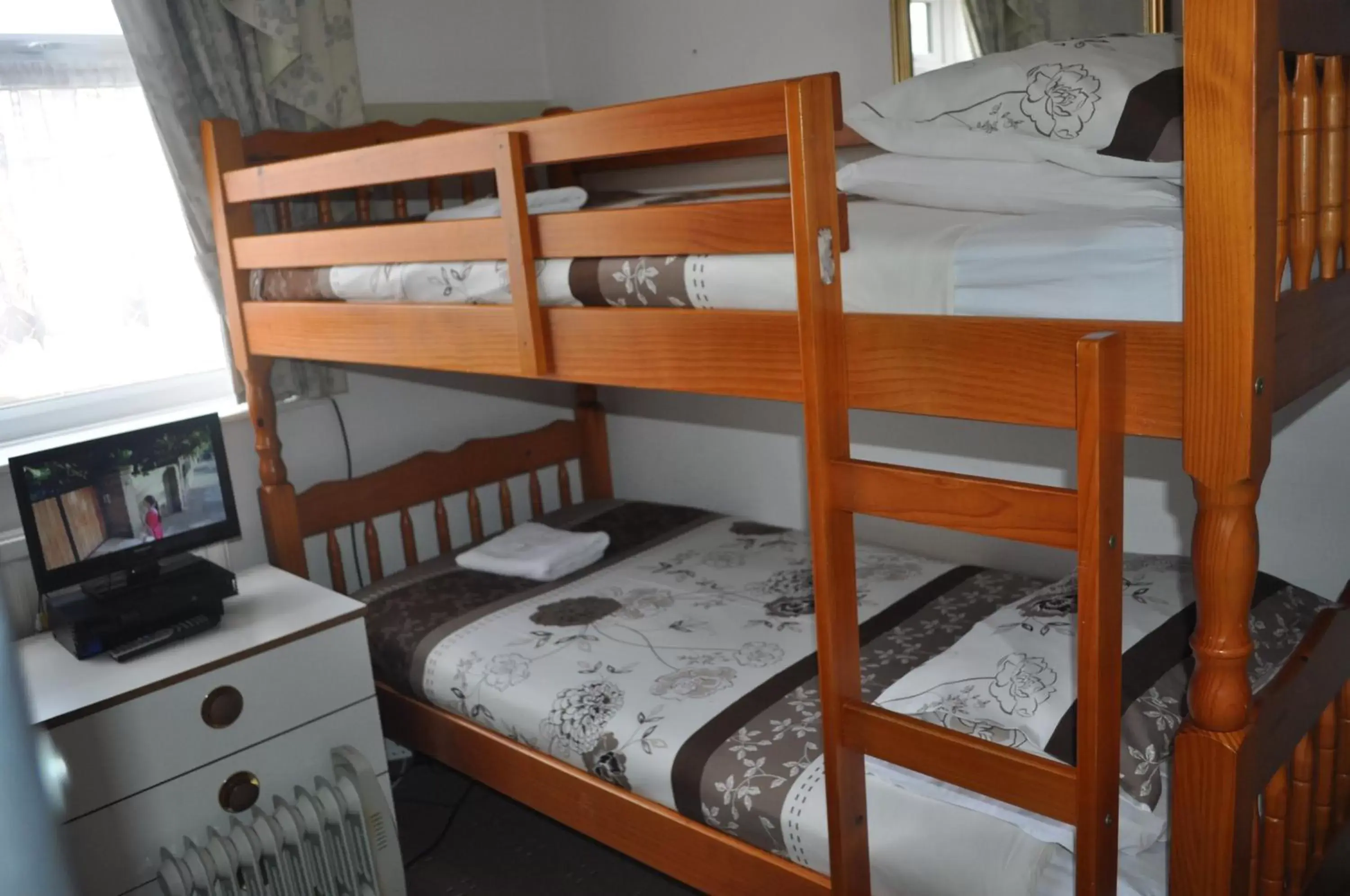 Bed, Bunk Bed in The New Guilderoy Hotel