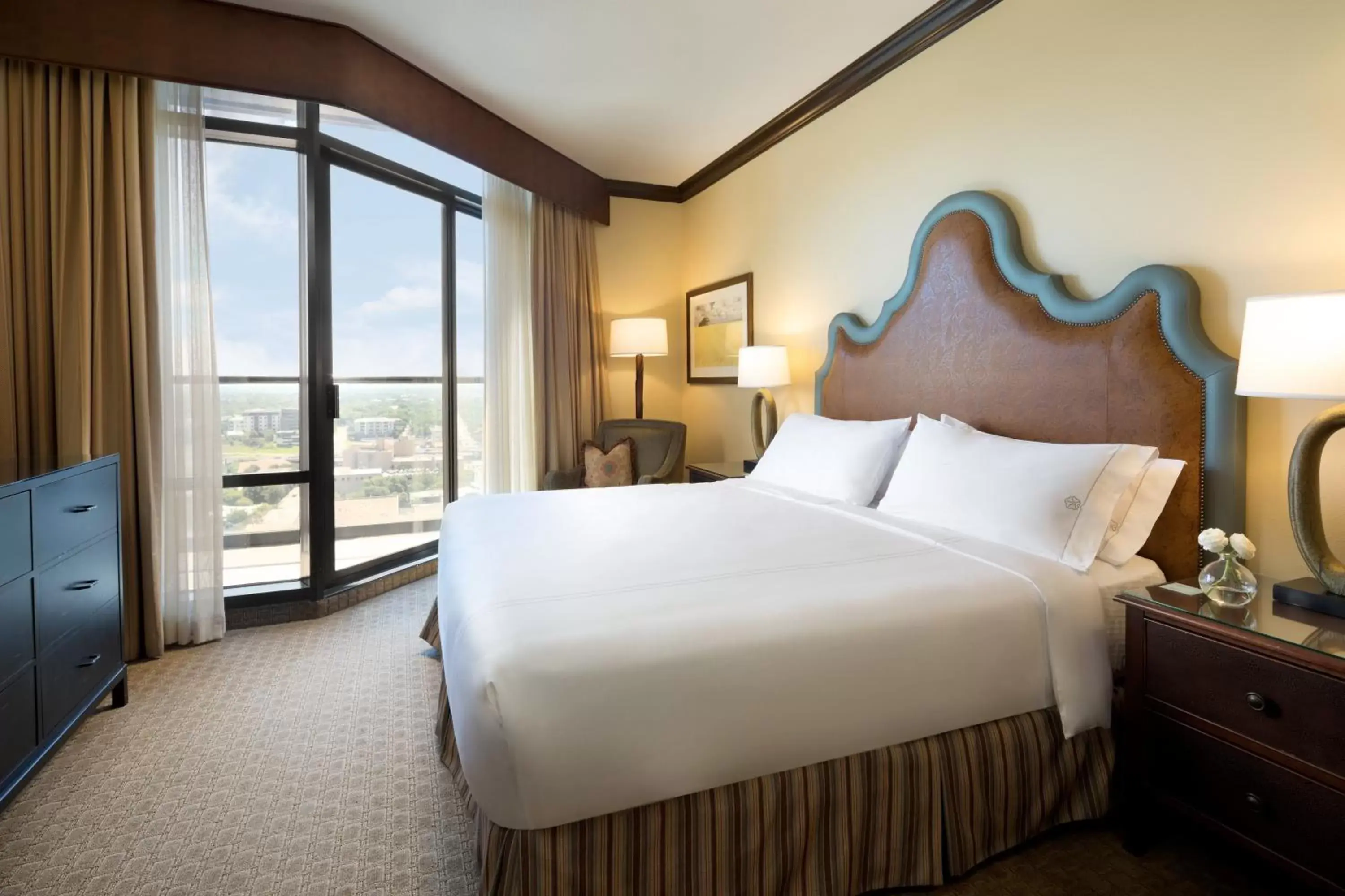 Photo of the whole room, Bed in Omni Austin Hotel Downtown