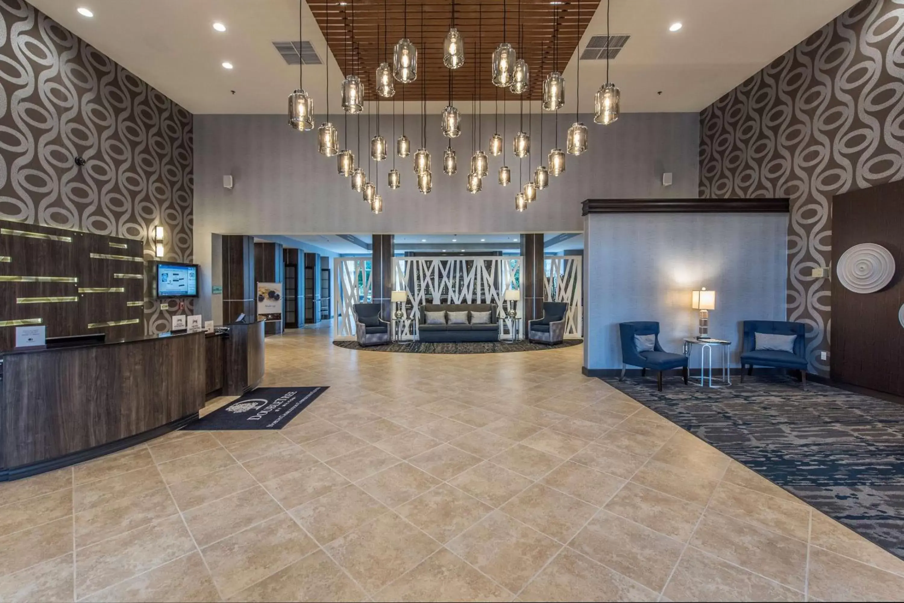 Lobby or reception, Lobby/Reception in DoubleTree by Hilton North Charleston - Convention Center