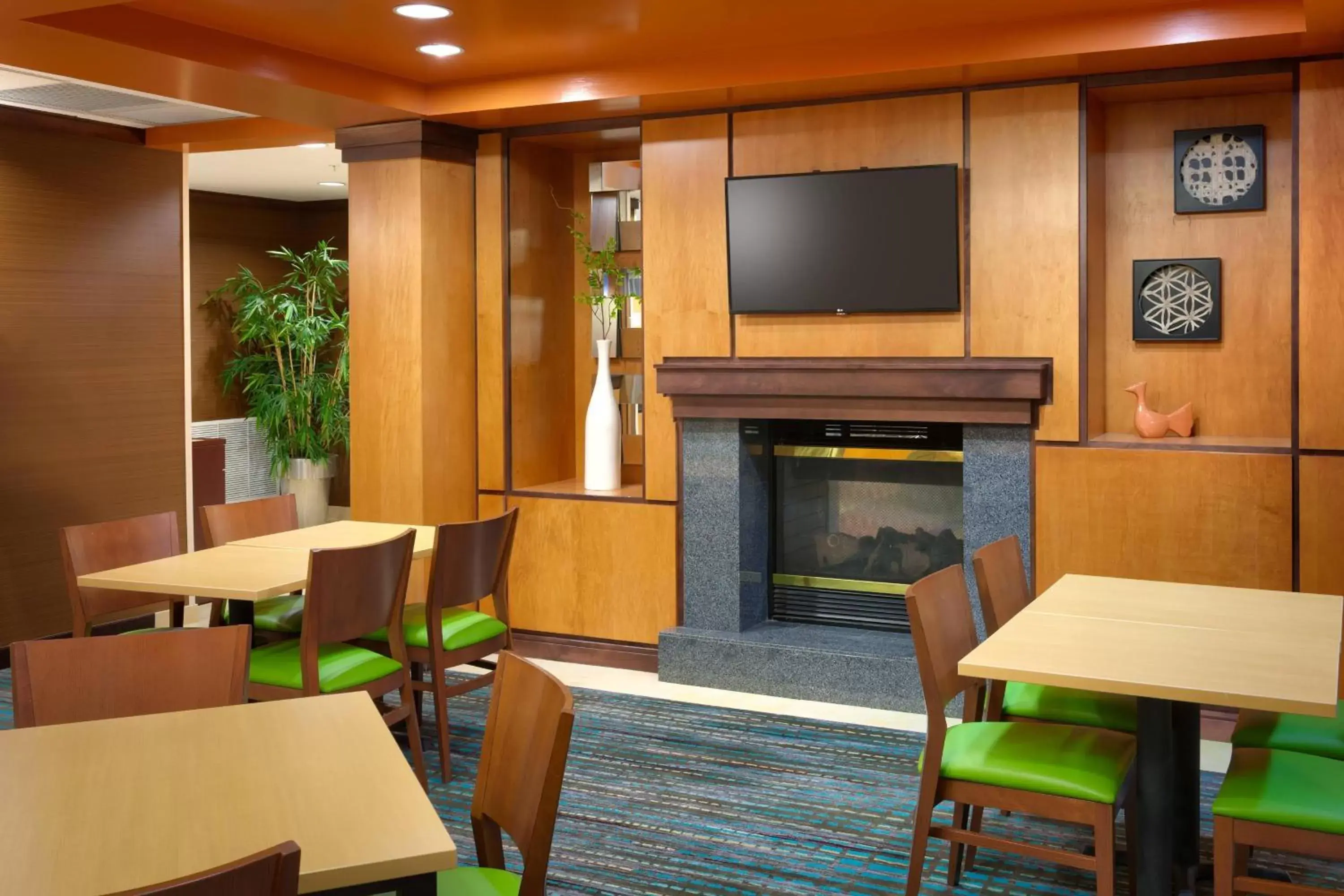 Restaurant/Places to Eat in Fairfield Inn & Suites Richfield