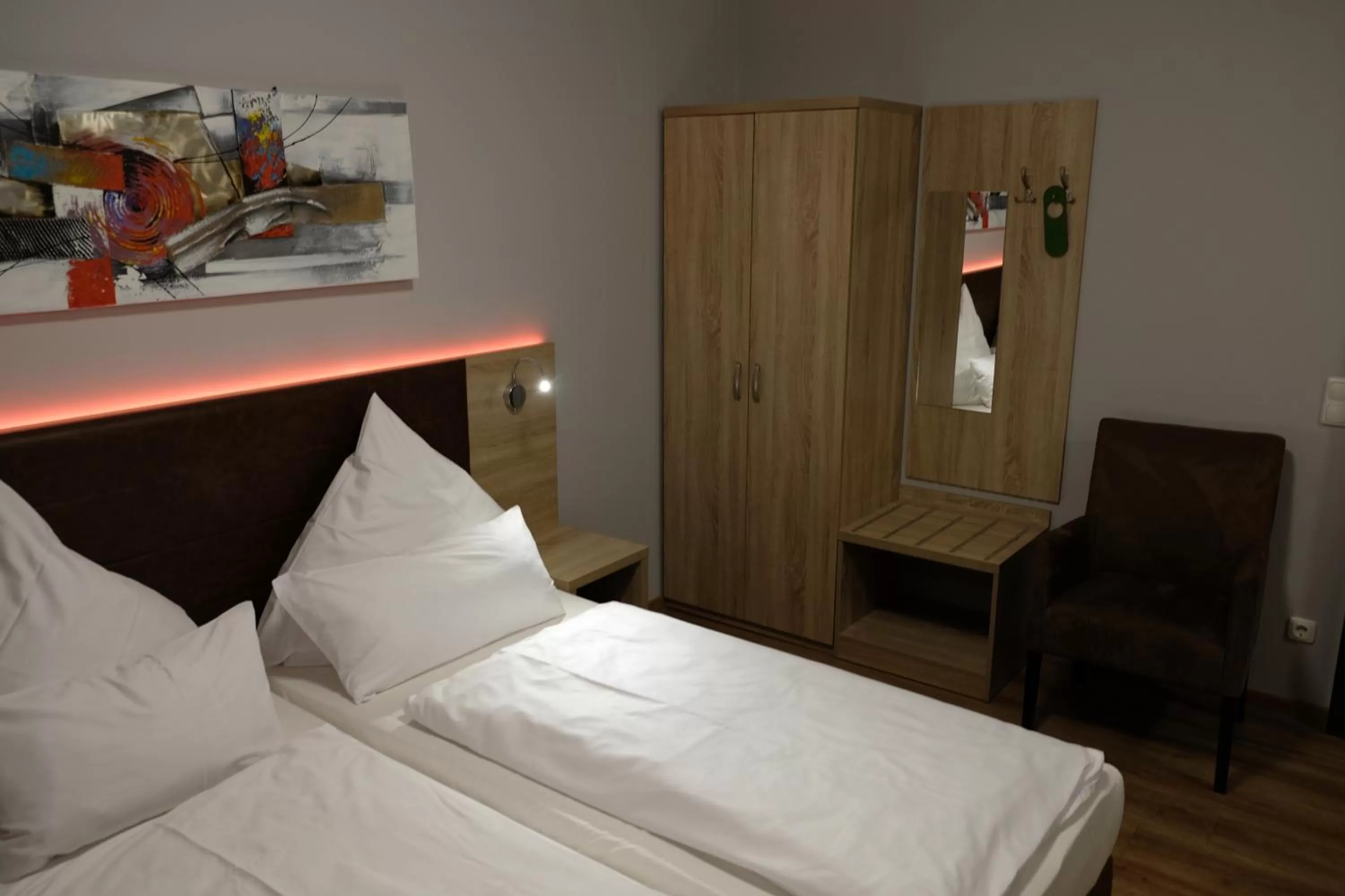 Photo of the whole room, Bed in Minx – CityHotels