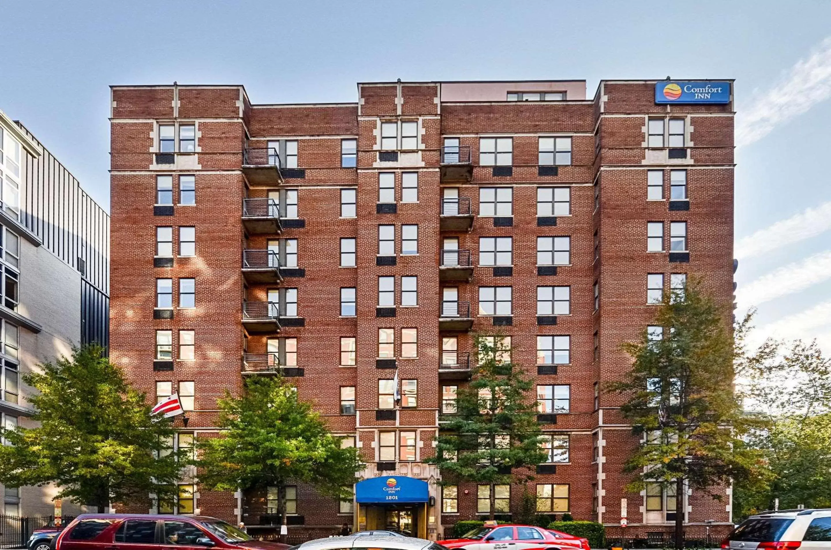 Property Building in Comfort Inn Downtown DC/Convention Center