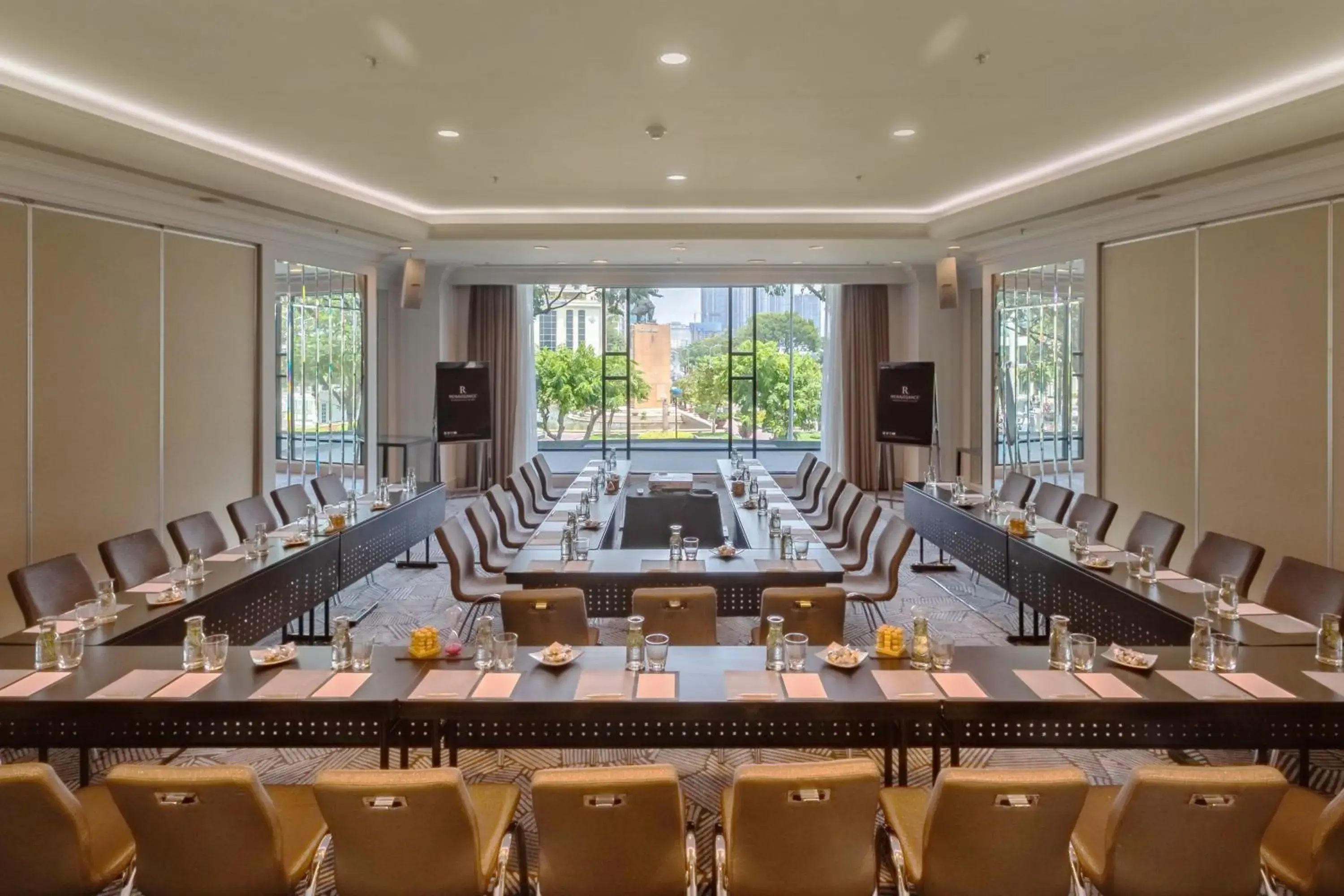 Meeting/conference room in Renaissance Riverside Hotel Saigon