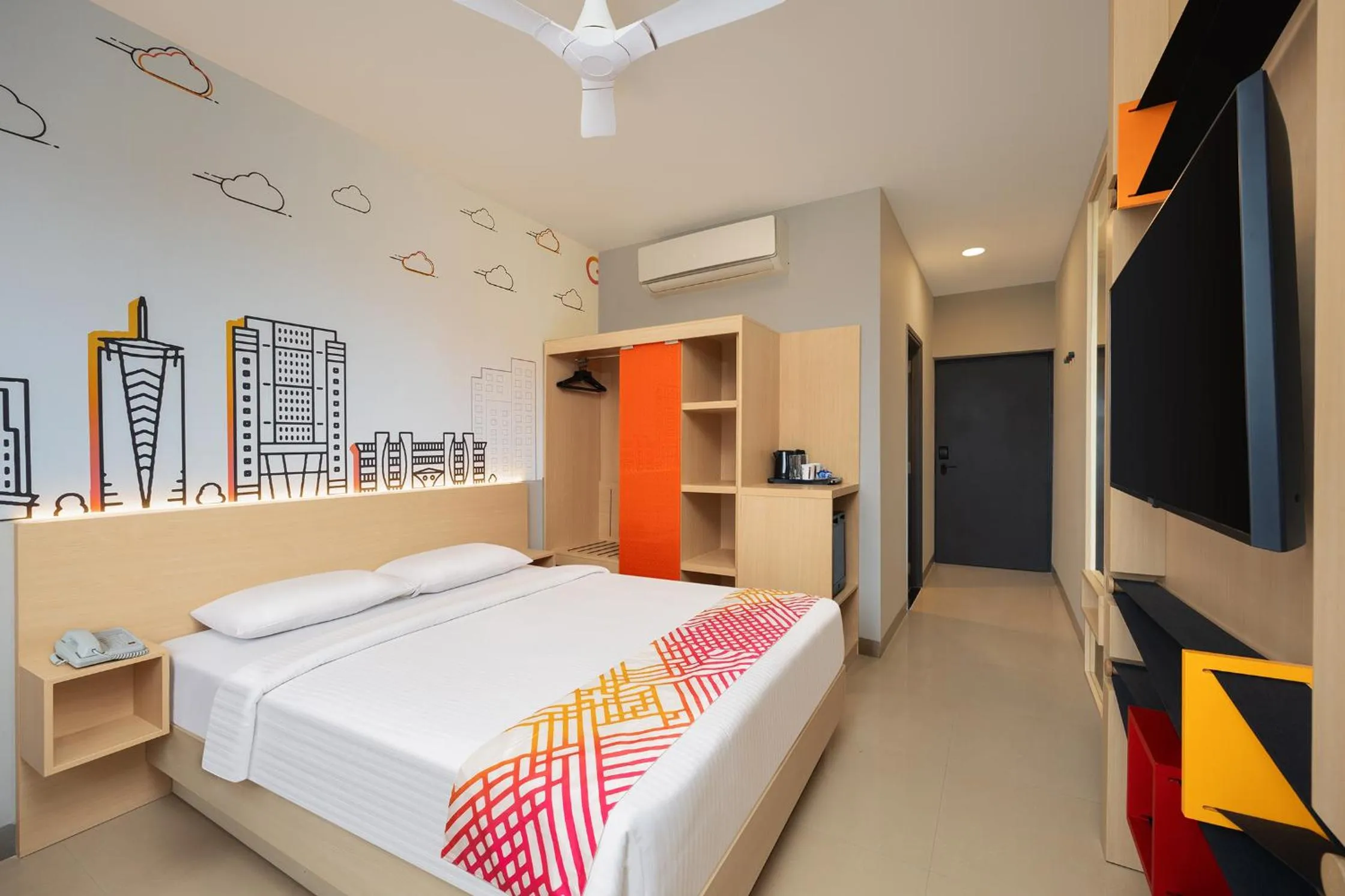 room service, Bed in Ginger Faridabad