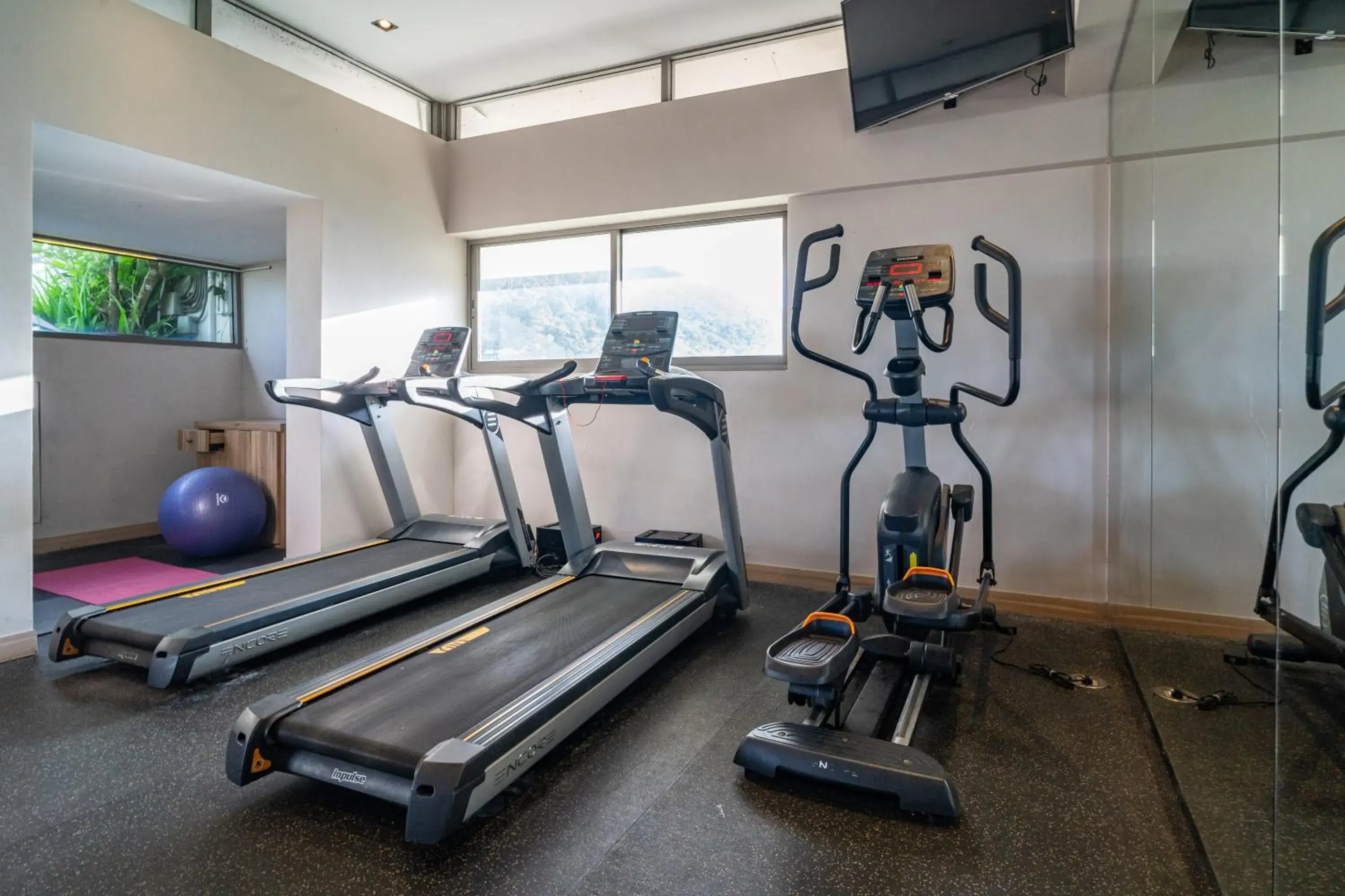 Fitness centre/facilities in Mercure Phuket Patong Journeyhub Fitness centre/facilities in Mercure Phuket Patong Journeyhub
