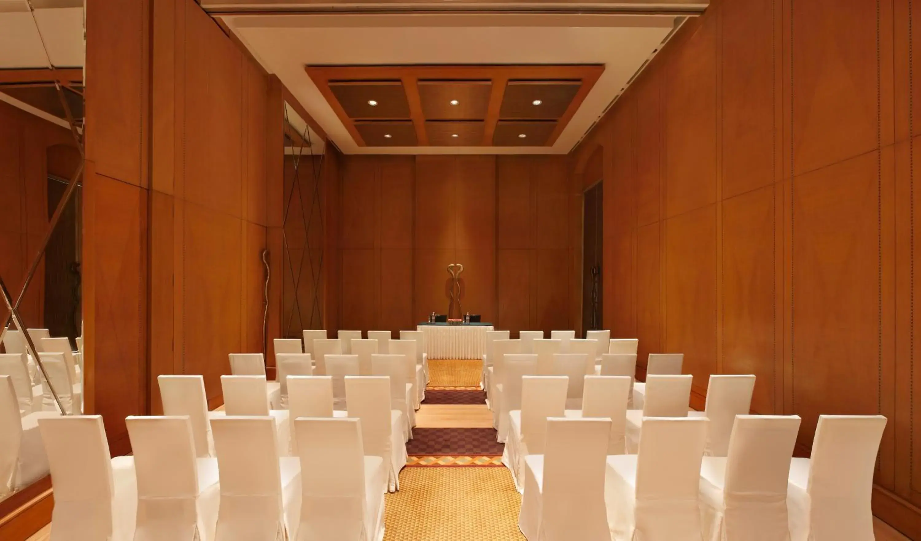 Business facilities in Trident Gurgaon