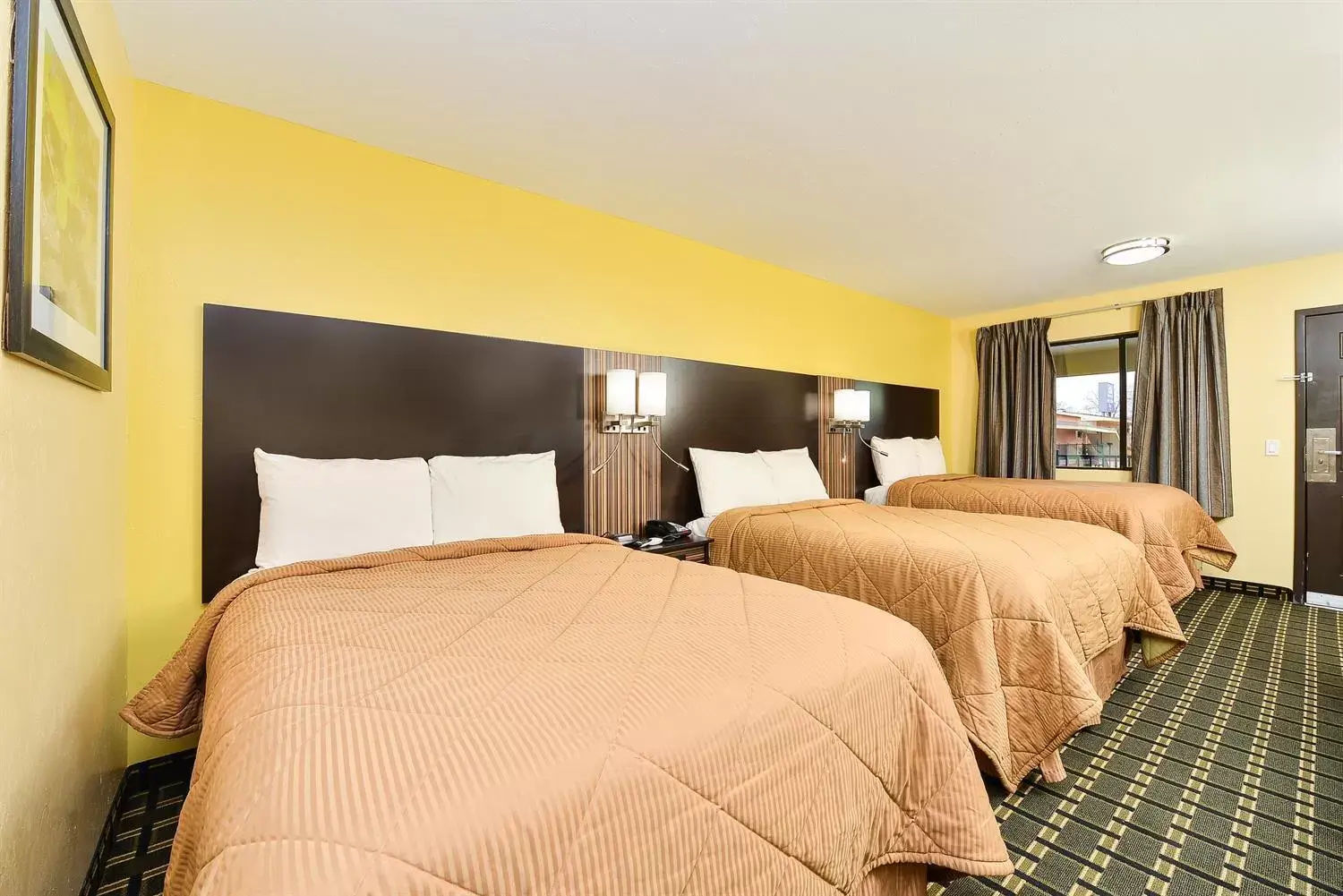 Bedroom, Bed in Americas Best Value Inn Ponca City