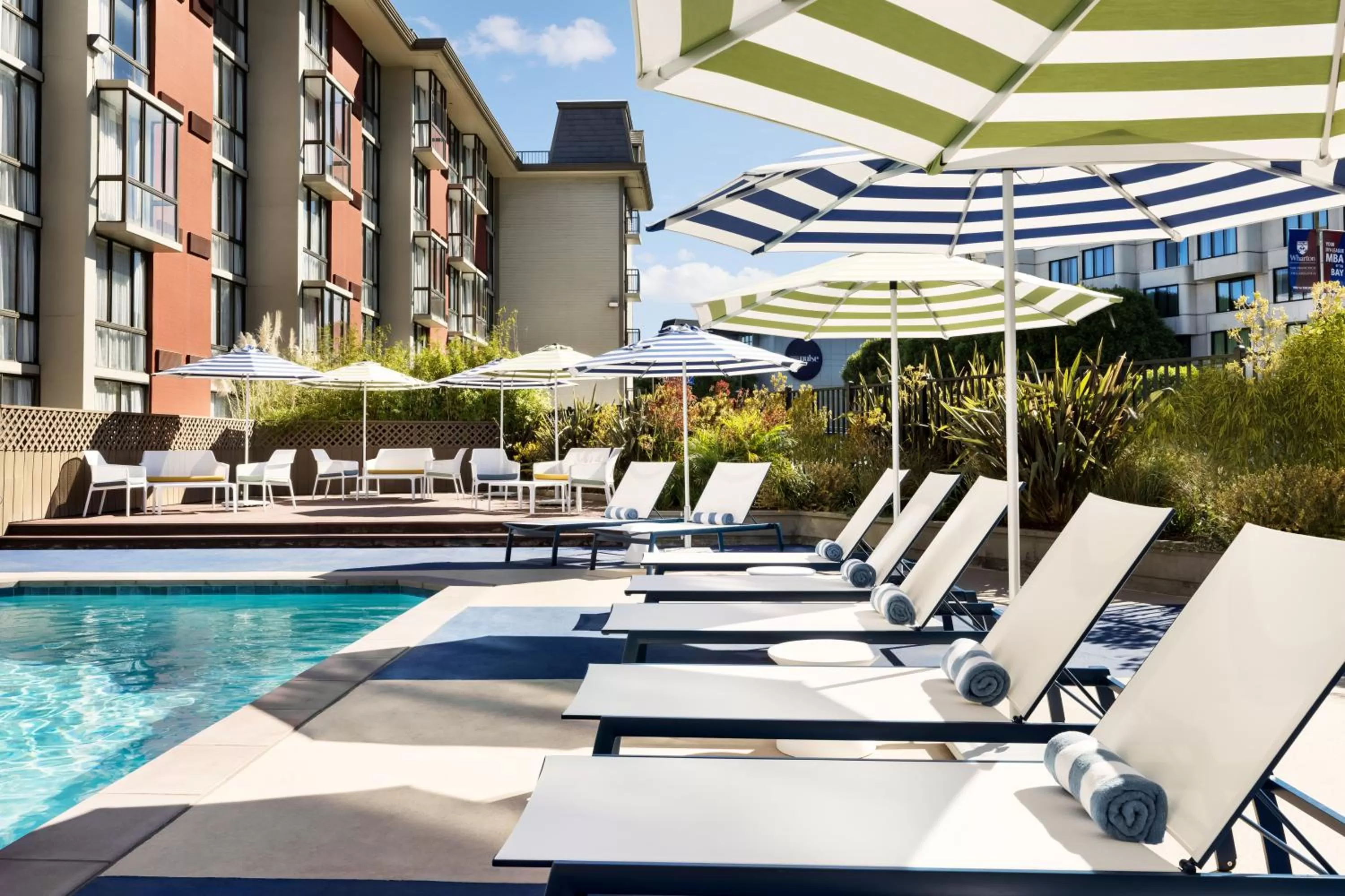 Swimming pool in Hotel Caza